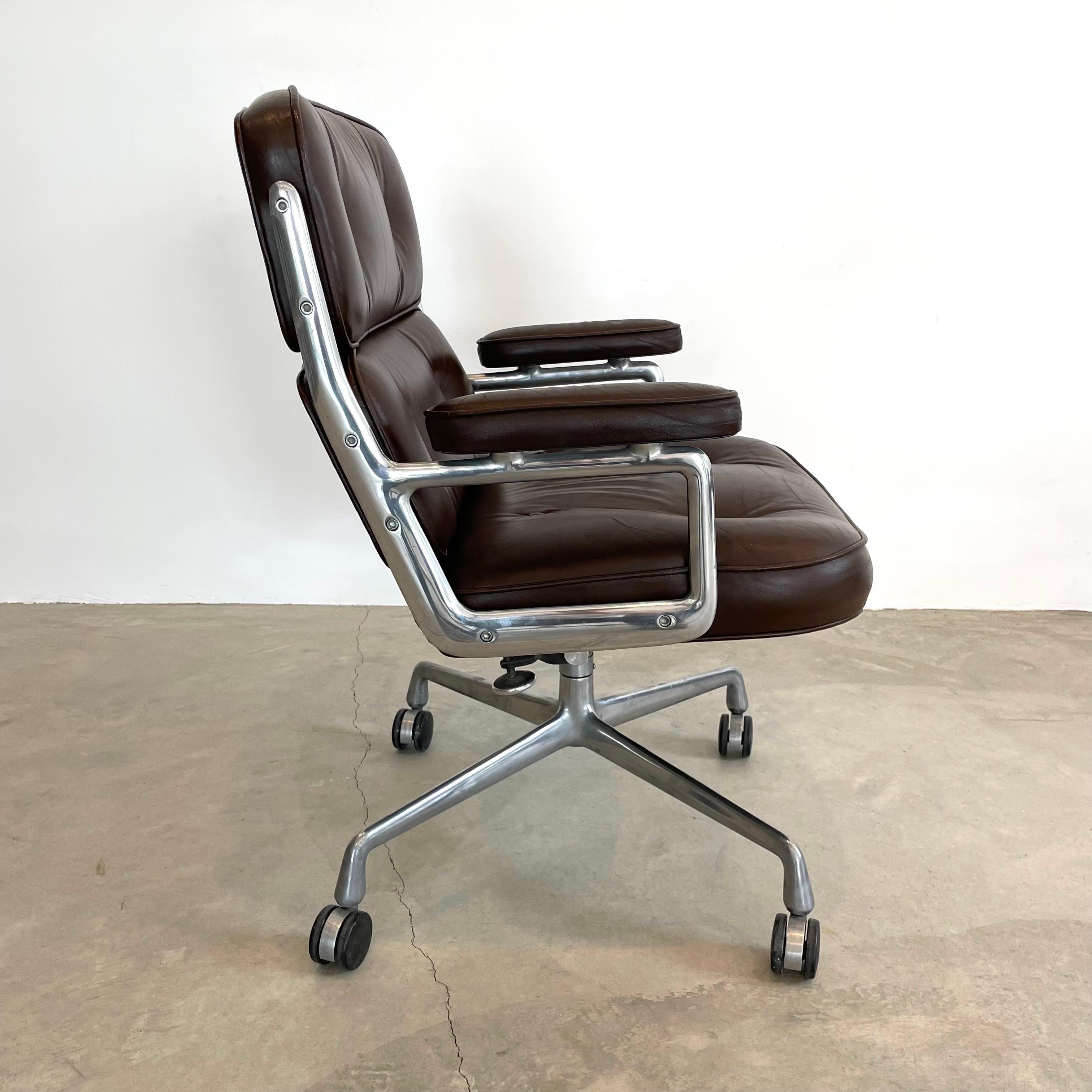 Mid-Century Modern Eames Time Life Chair in Chocolate Leather for Herman Miller, 1978 USA For Sale