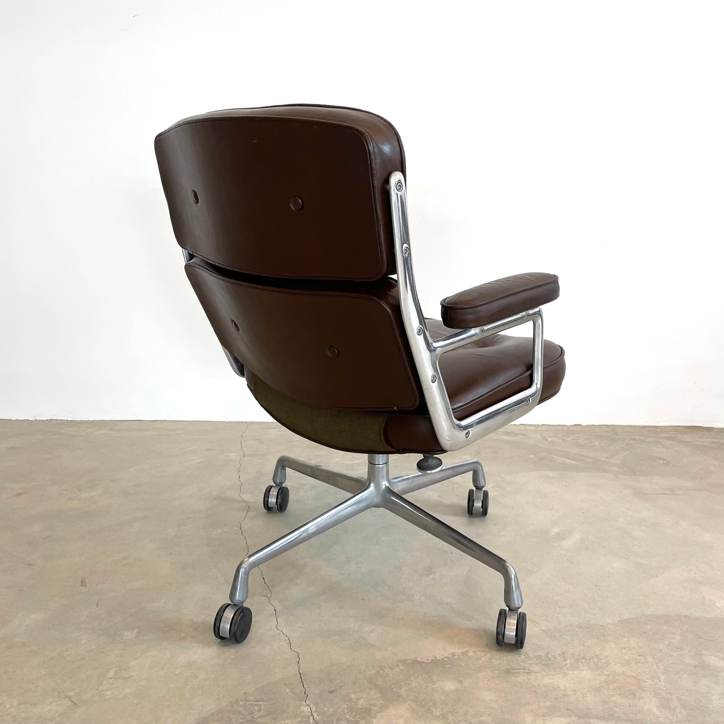 American Eames Time Life Chair in Chocolate Leather for Herman Miller, 1978 USA For Sale