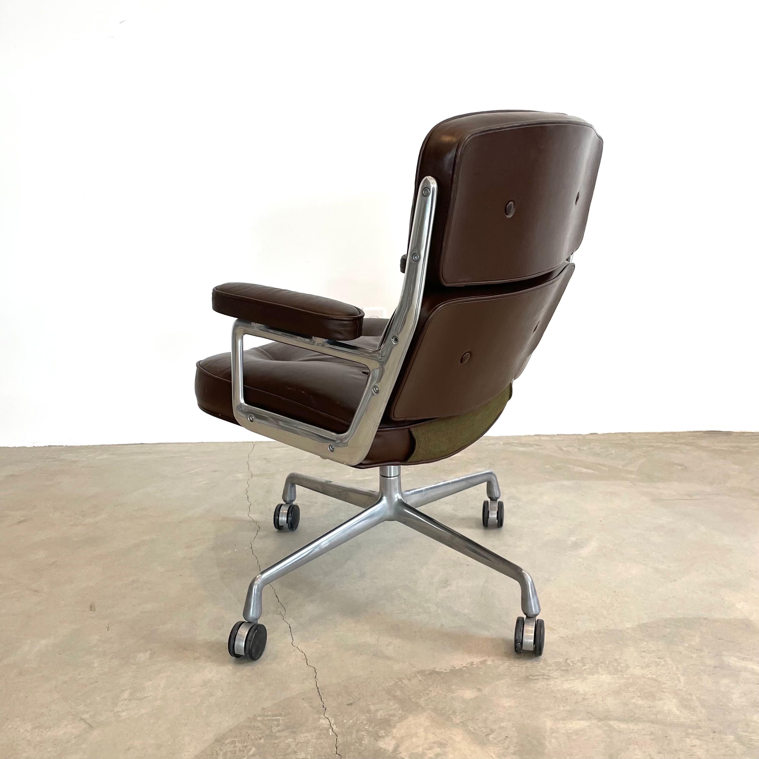 Late 20th Century Eames Time Life Chair in Chocolate Leather for Herman Miller, 1978 USA For Sale