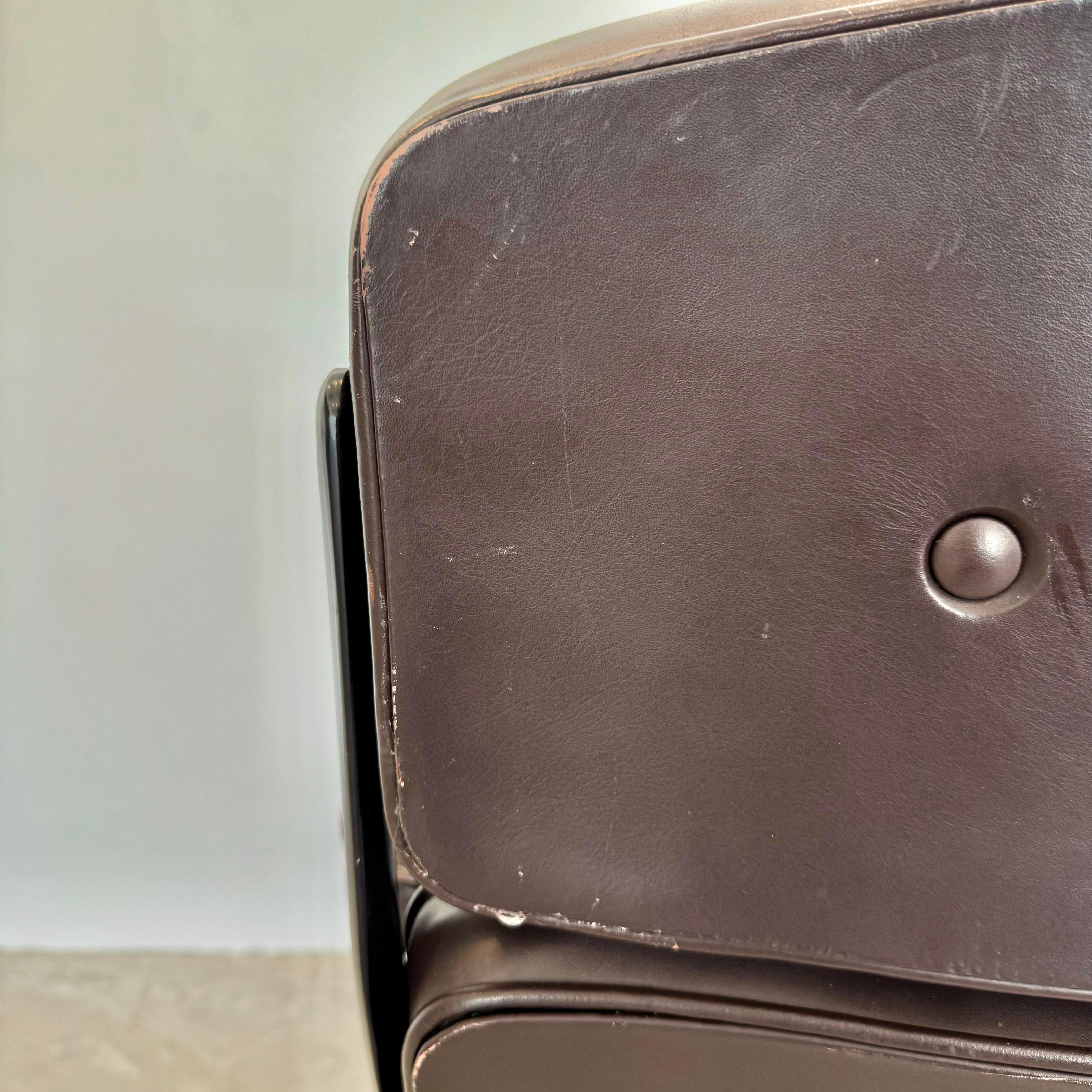Eames Time Life Chair in Eggplant Leather for Herman Miller, 1984 USA For Sale 4