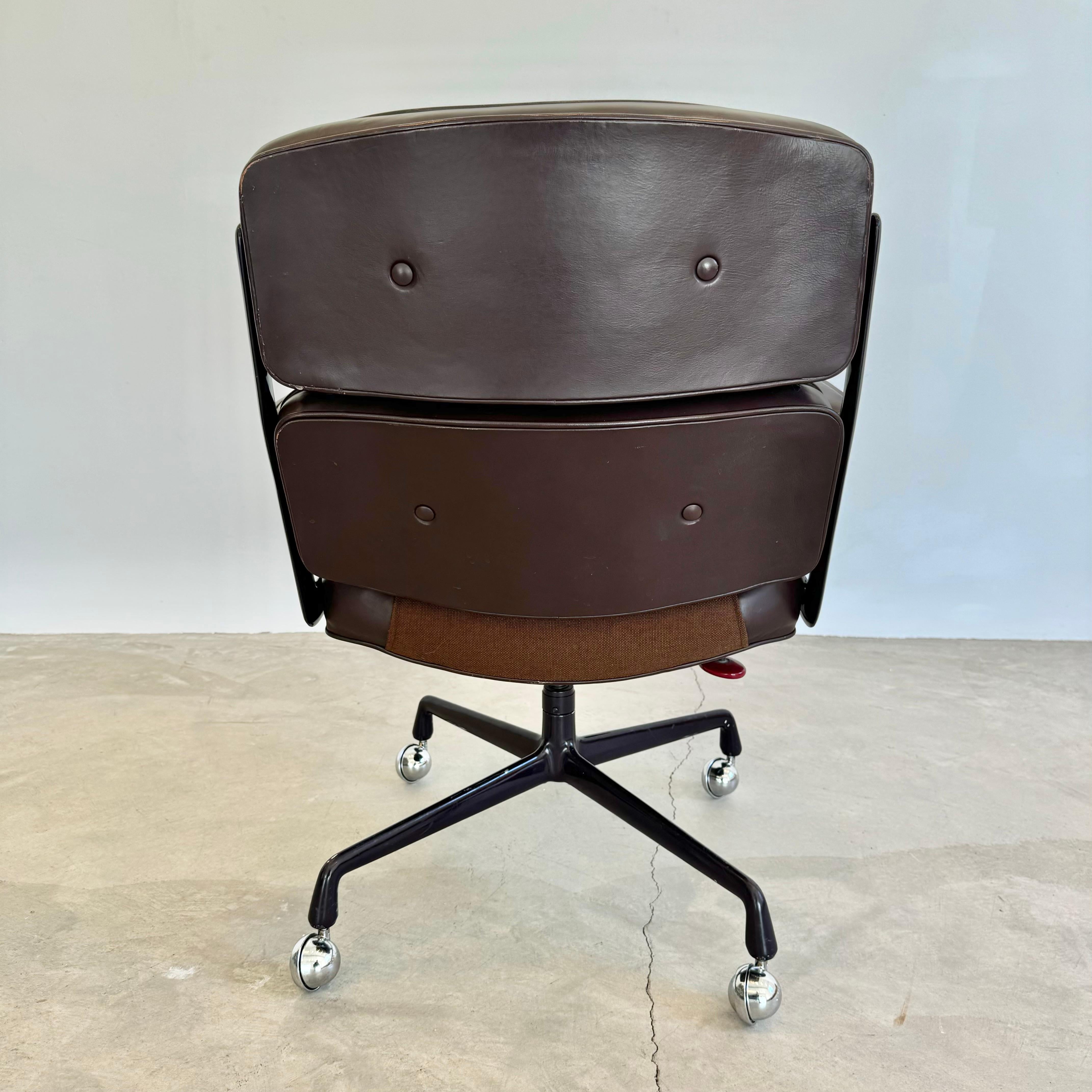 Eames Time Life Chair in Eggplant Leather for Herman Miller, 1984 USA For Sale 5