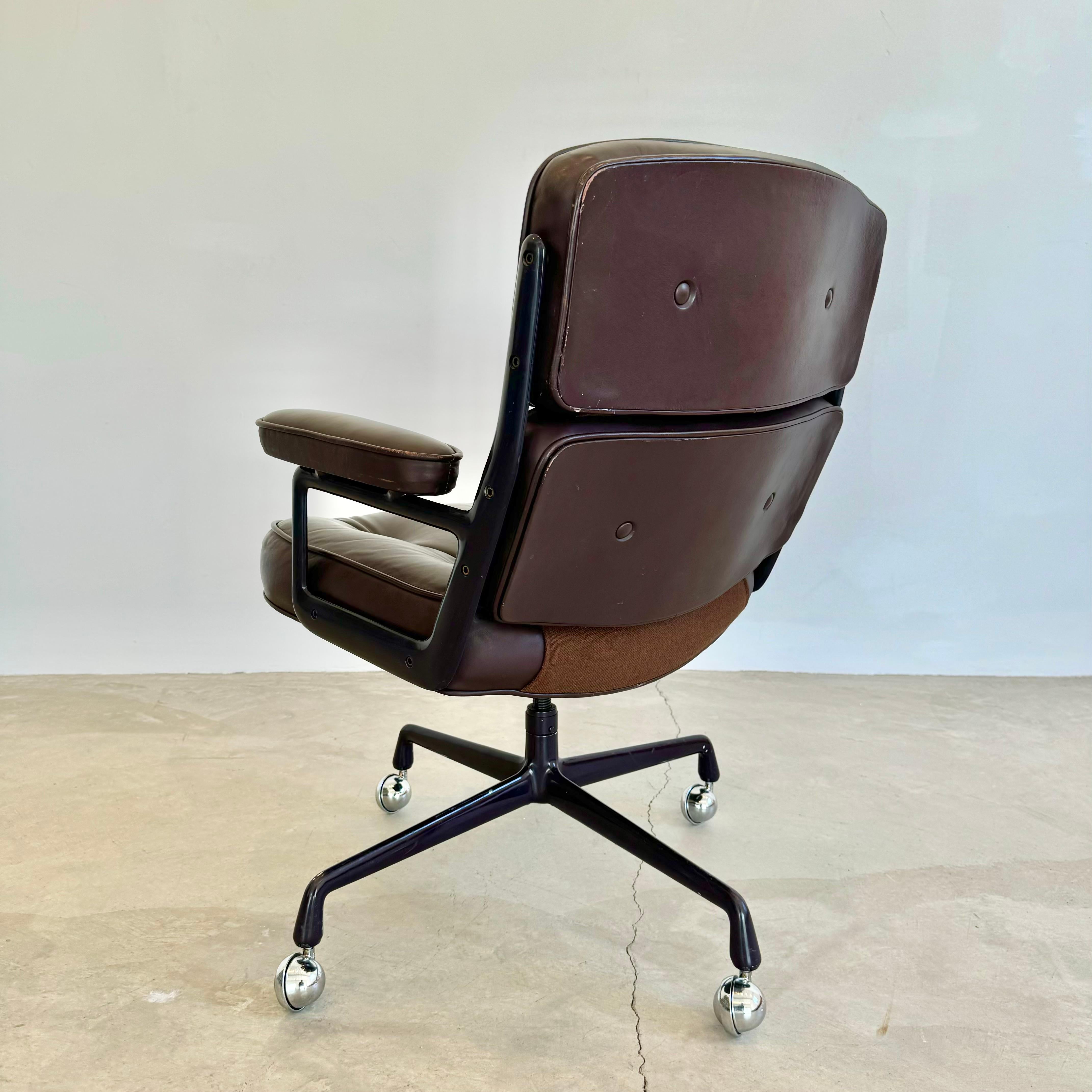 Eames Time Life Chair in Eggplant Leather for Herman Miller, 1984 USA For Sale 7