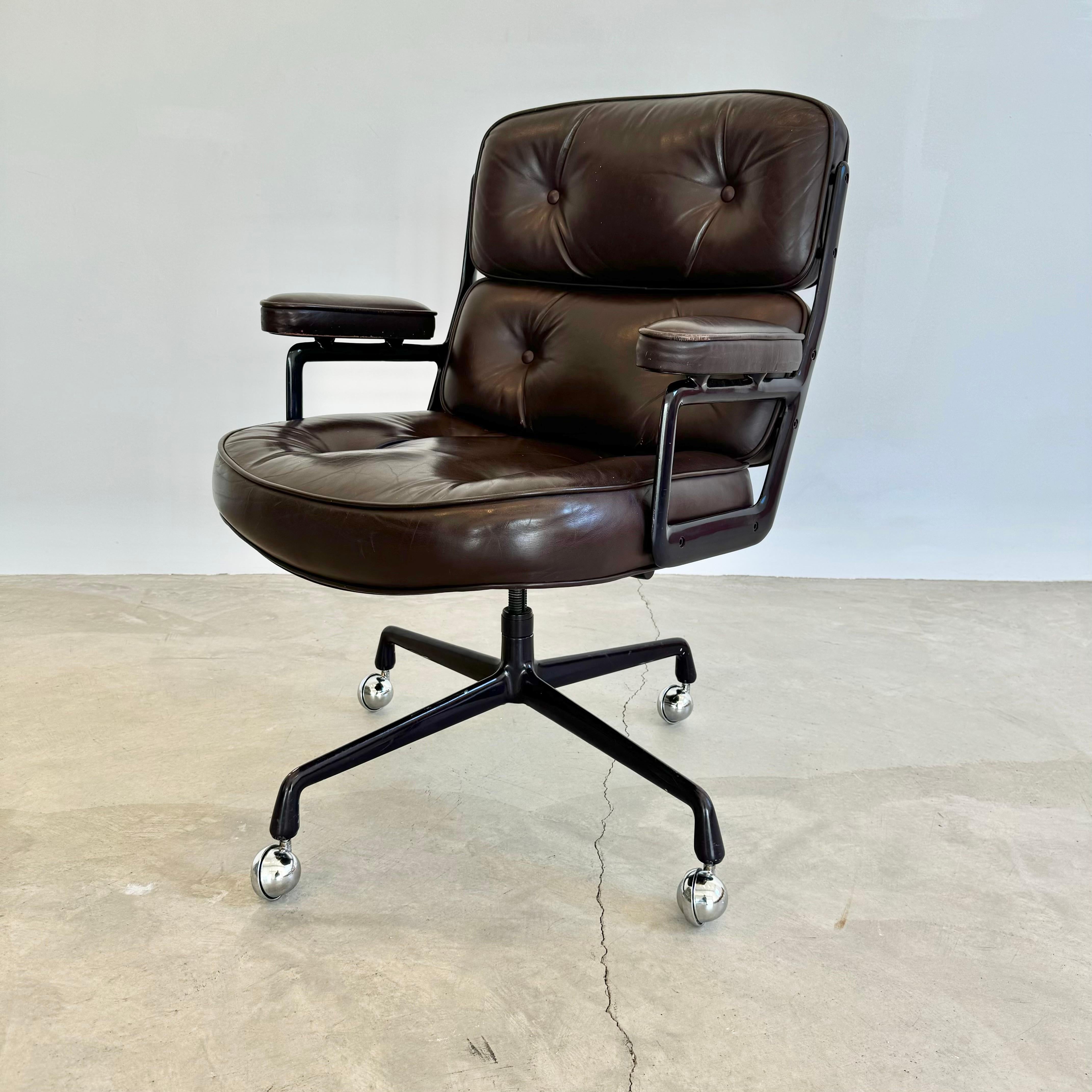 Eames Time Life Chair in Eggplant Leather for Herman Miller, 1984 USA For Sale 9