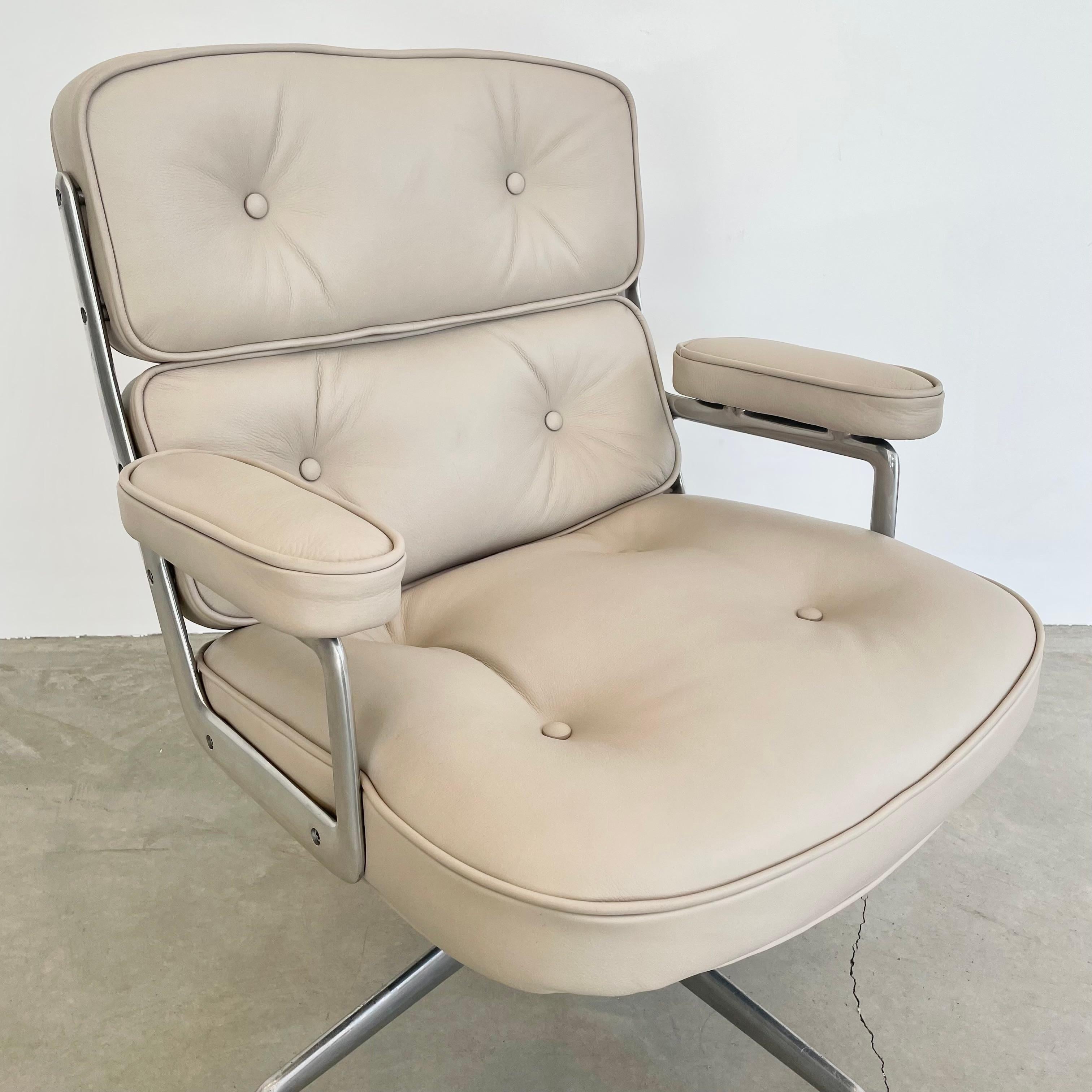 Eames Time Life Chair in Grey Leather for Herman Miller, 1980s For Sale 3