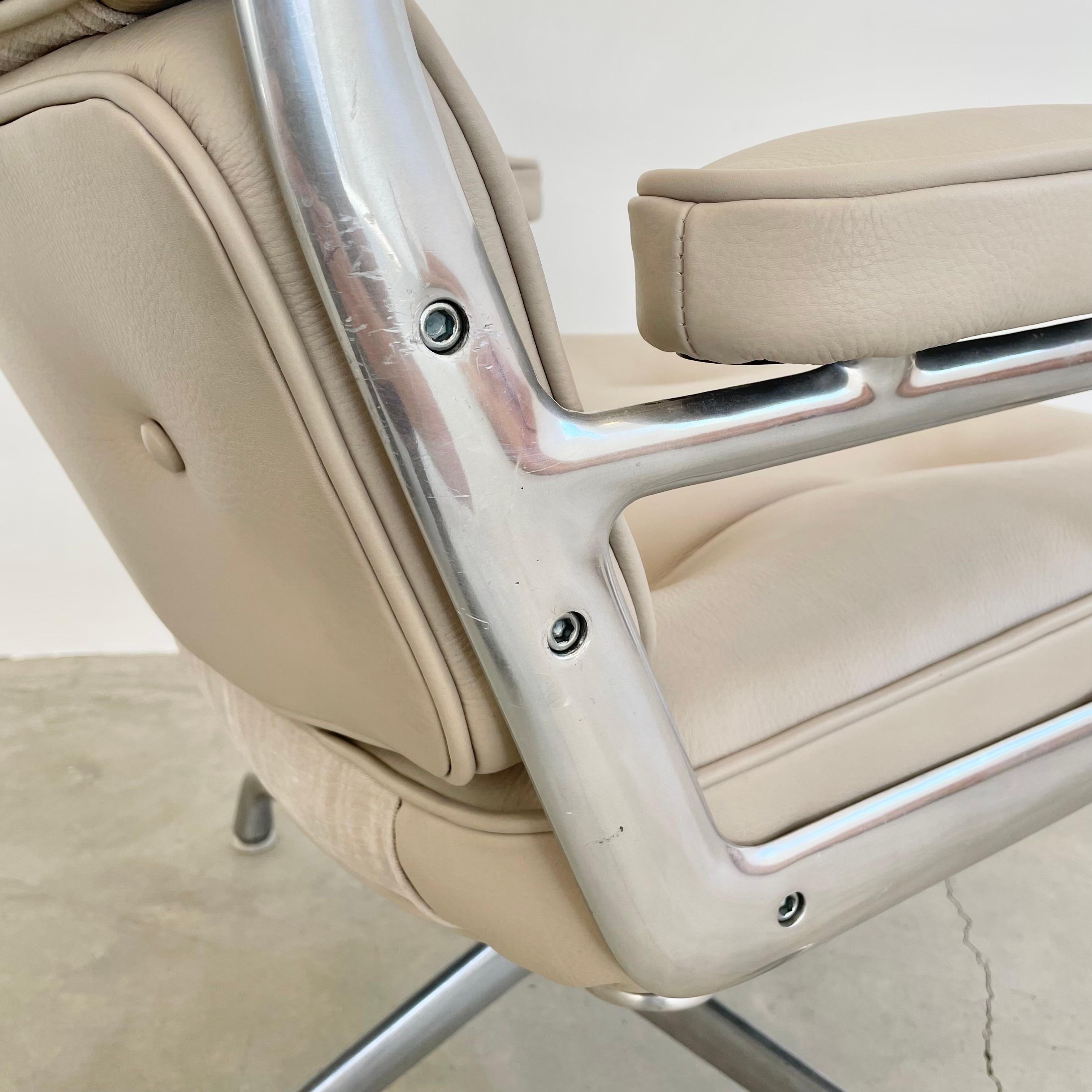 Eames Time Life Chair in Grey Leather for Herman Miller, 1980s For Sale 6