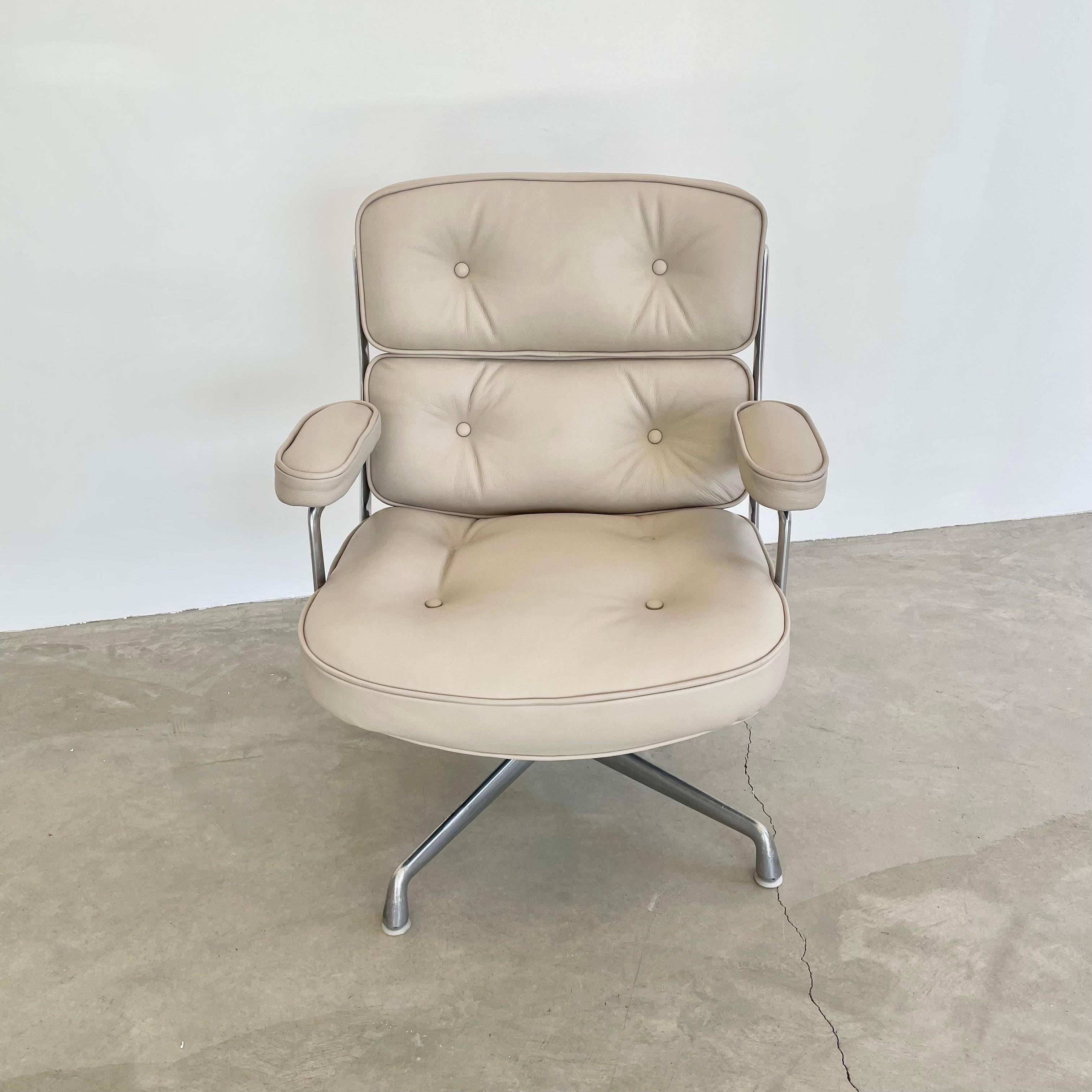 Eames Time Life Chair in Grey Leather for Herman Miller, 1980s For Sale 2
