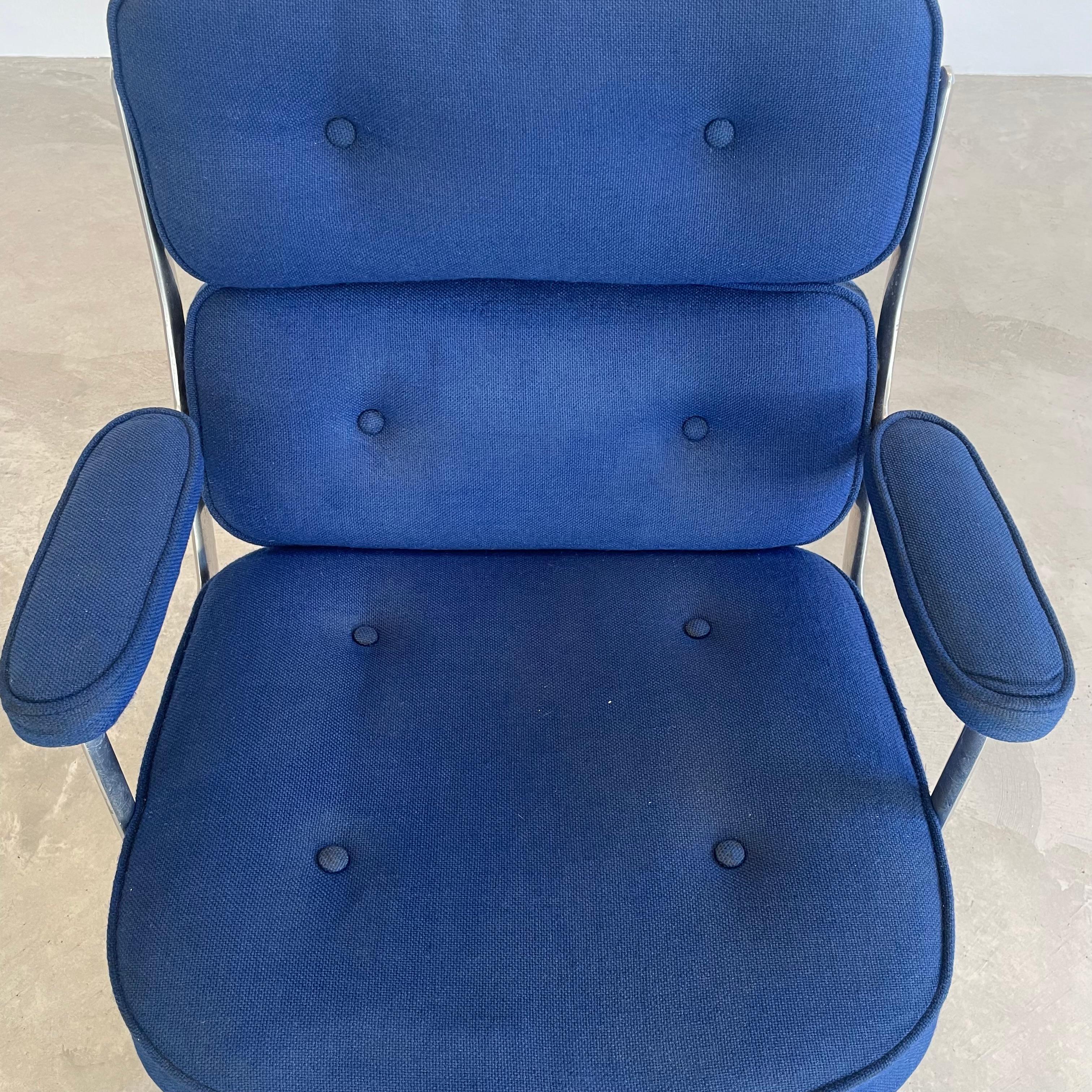 Eames Time Life Chair in Navy Blue Burlap for Herman Miller, 1978 USA For Sale 5