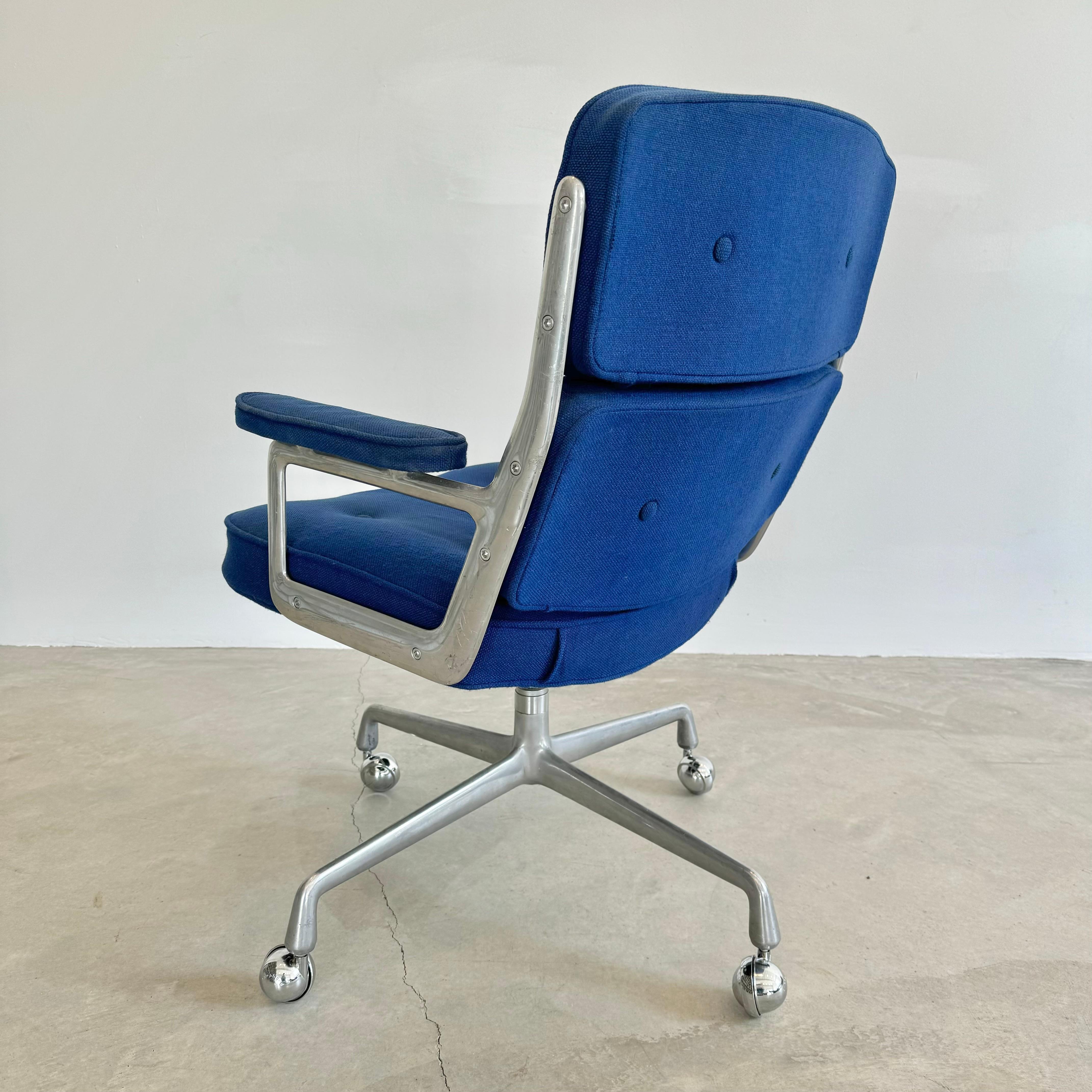 North American Eames Time Life Chair in Navy Blue Burlap for Herman Miller, 1978 USA For Sale