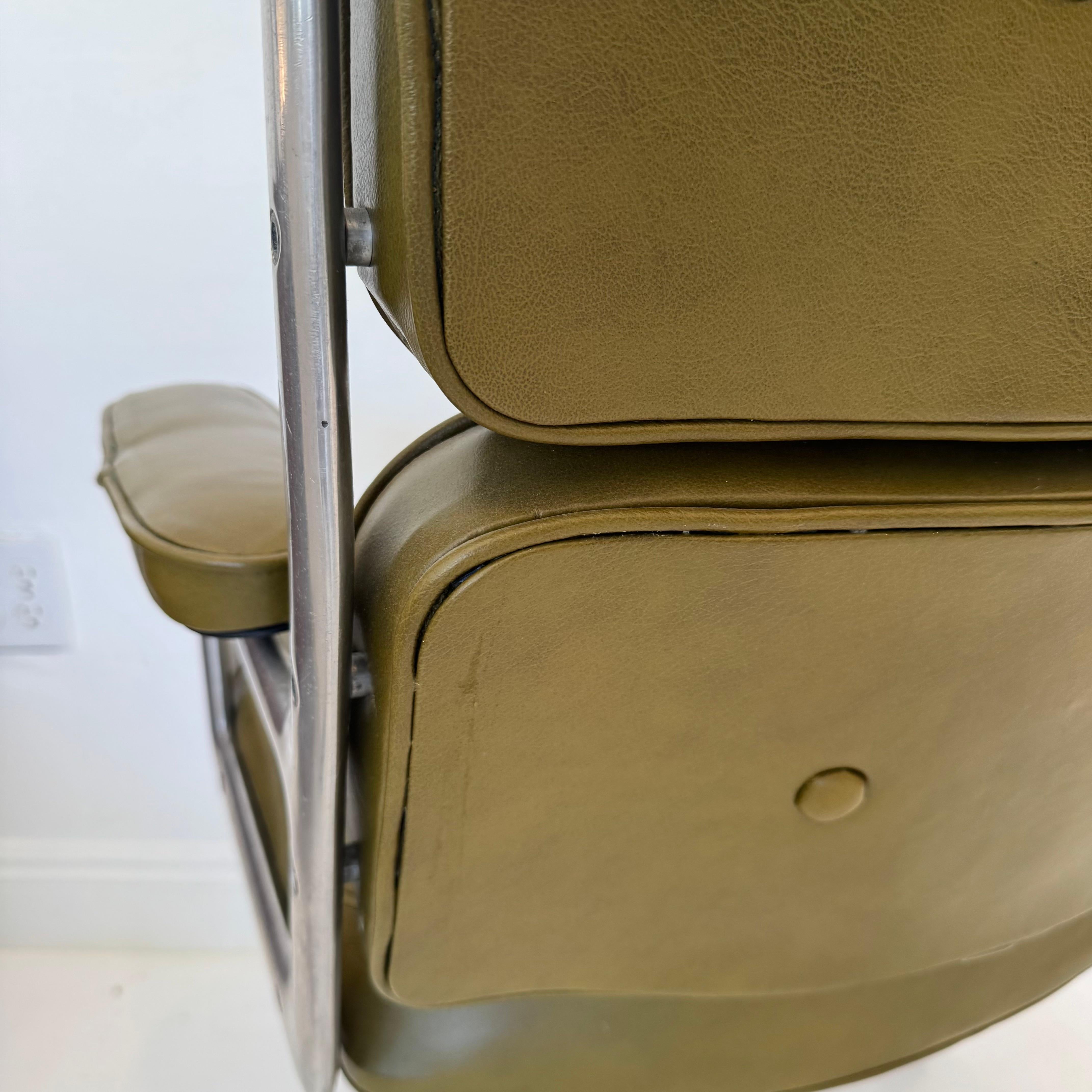 Sedia Eames Time Life in pelle d'ulivo per Herman Miller, anni '80 USA in vendita 6
