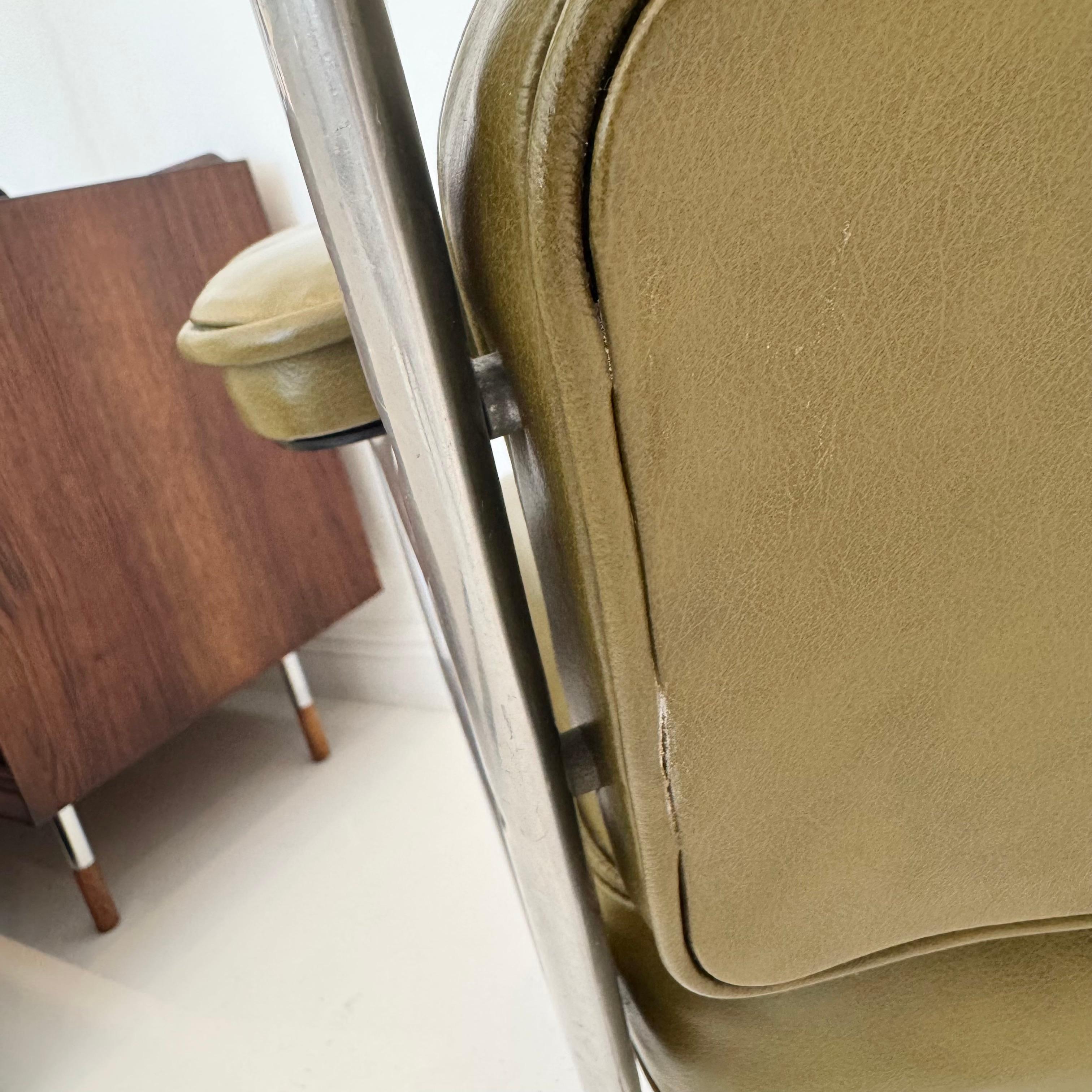 Chaise Eames Time Life en cuir olive pour Herman Miller, années 1980 aux États-Unis en vente 1