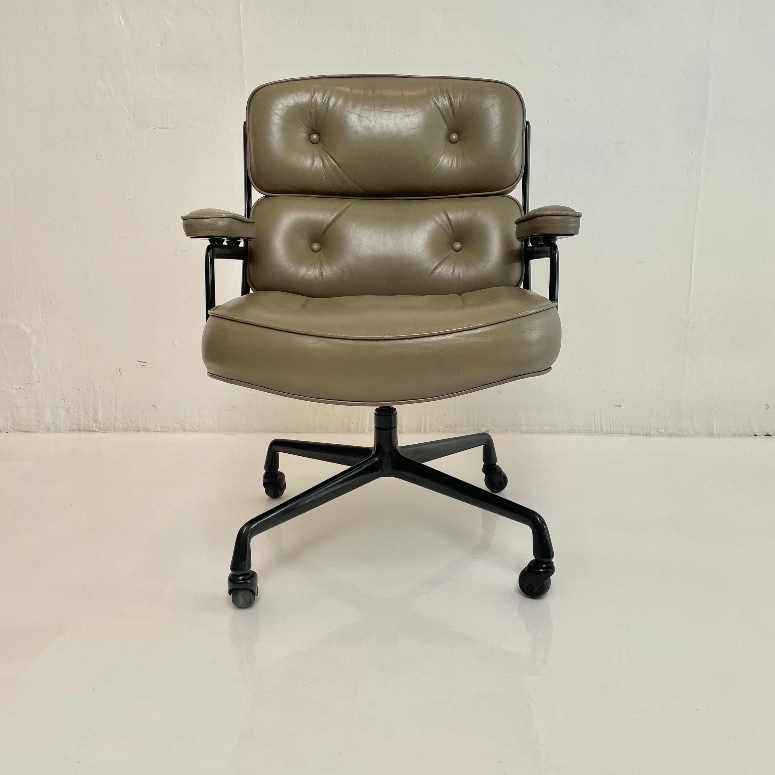 Mid-Century Modern Eames Time Life Chair in Olive Leather for Herman Miller, c. 1984 USA