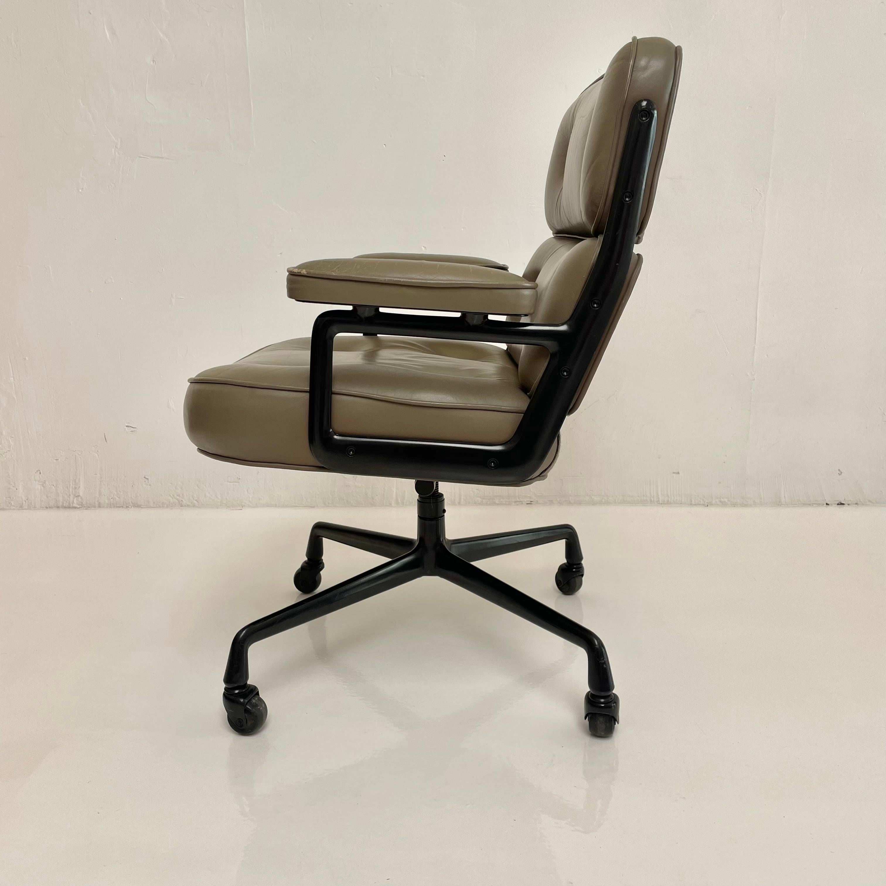 Eames Time Life Chair in Olive Leather for Herman Miller, c. 1984 USA 1
