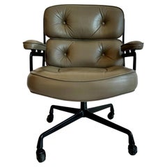 Silla Eames Time Life de piel de olivo para Herman Miller, c. 1984 EE.UU.