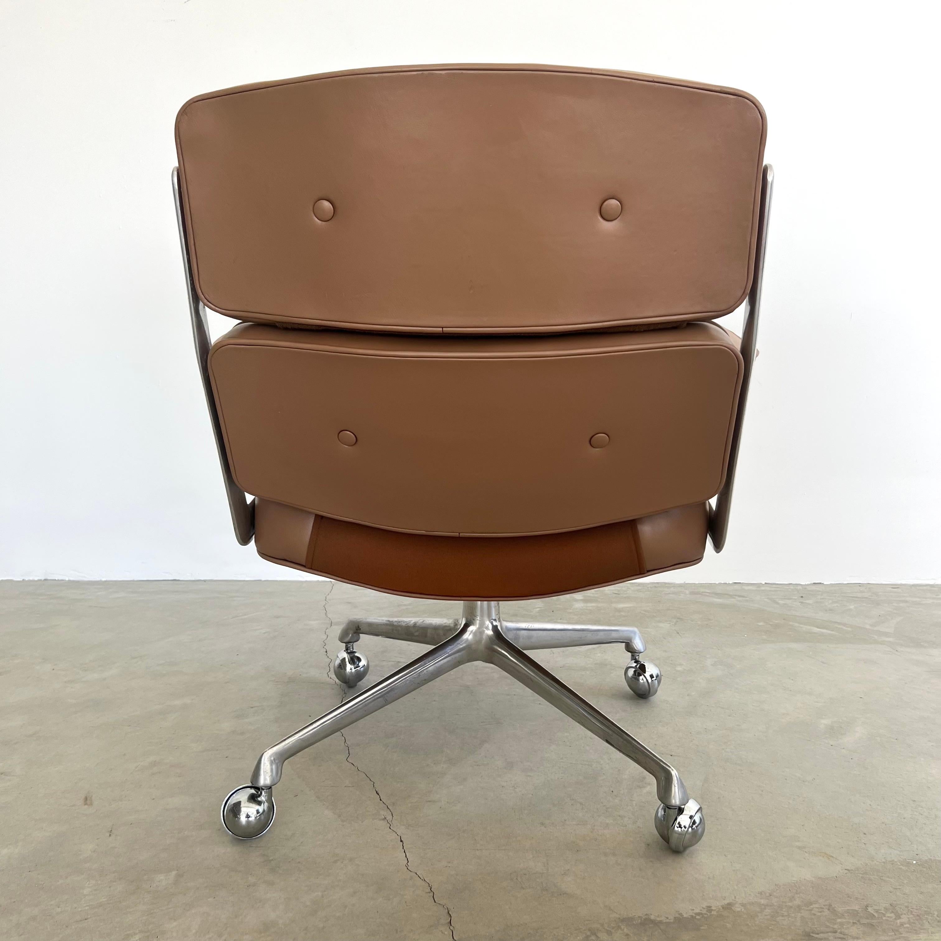 Fin du 20e siècle Chaise Eames Time Life en cuir brun clair pour Herman Miller, années 1980 aux États-Unis en vente