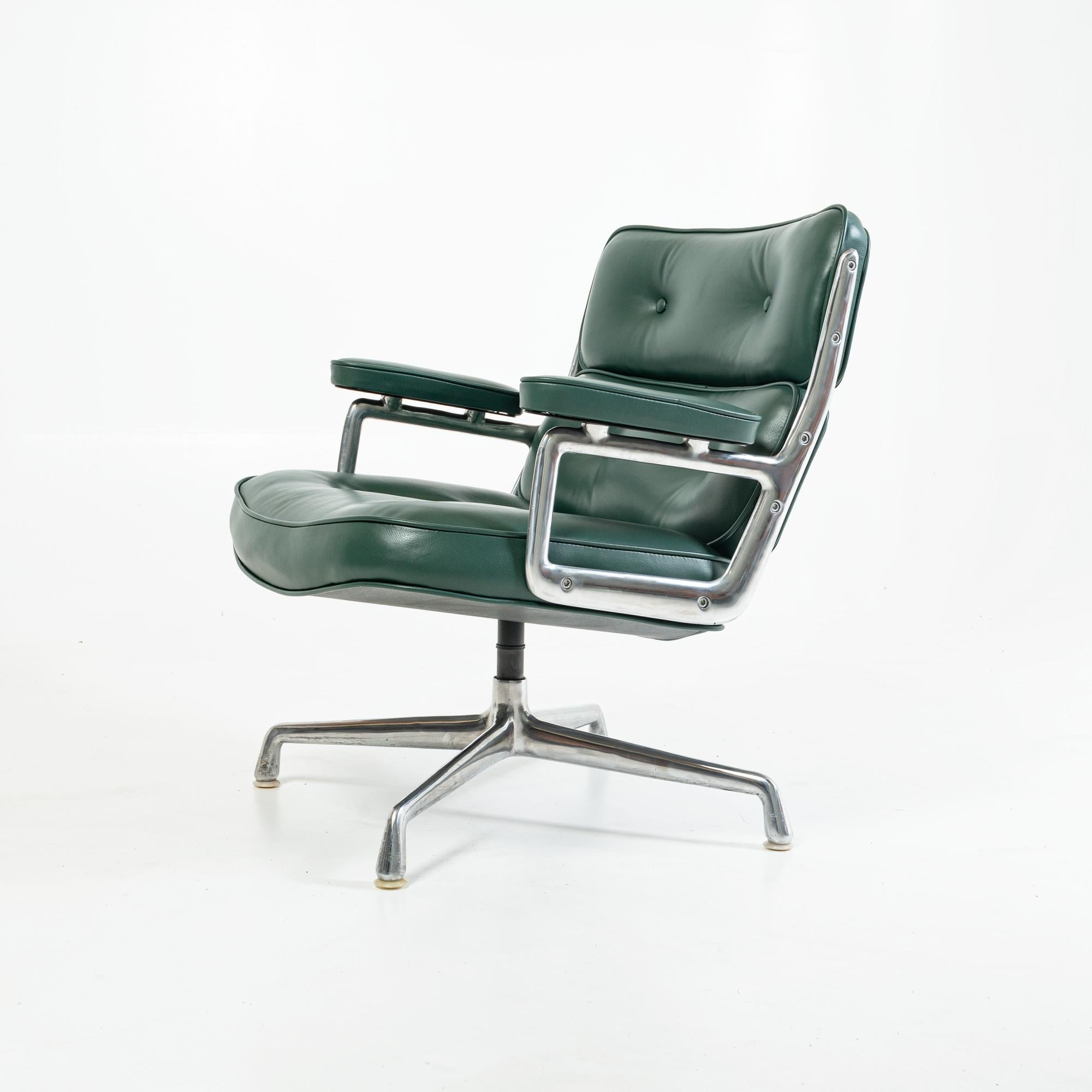 forest green lounge chair
