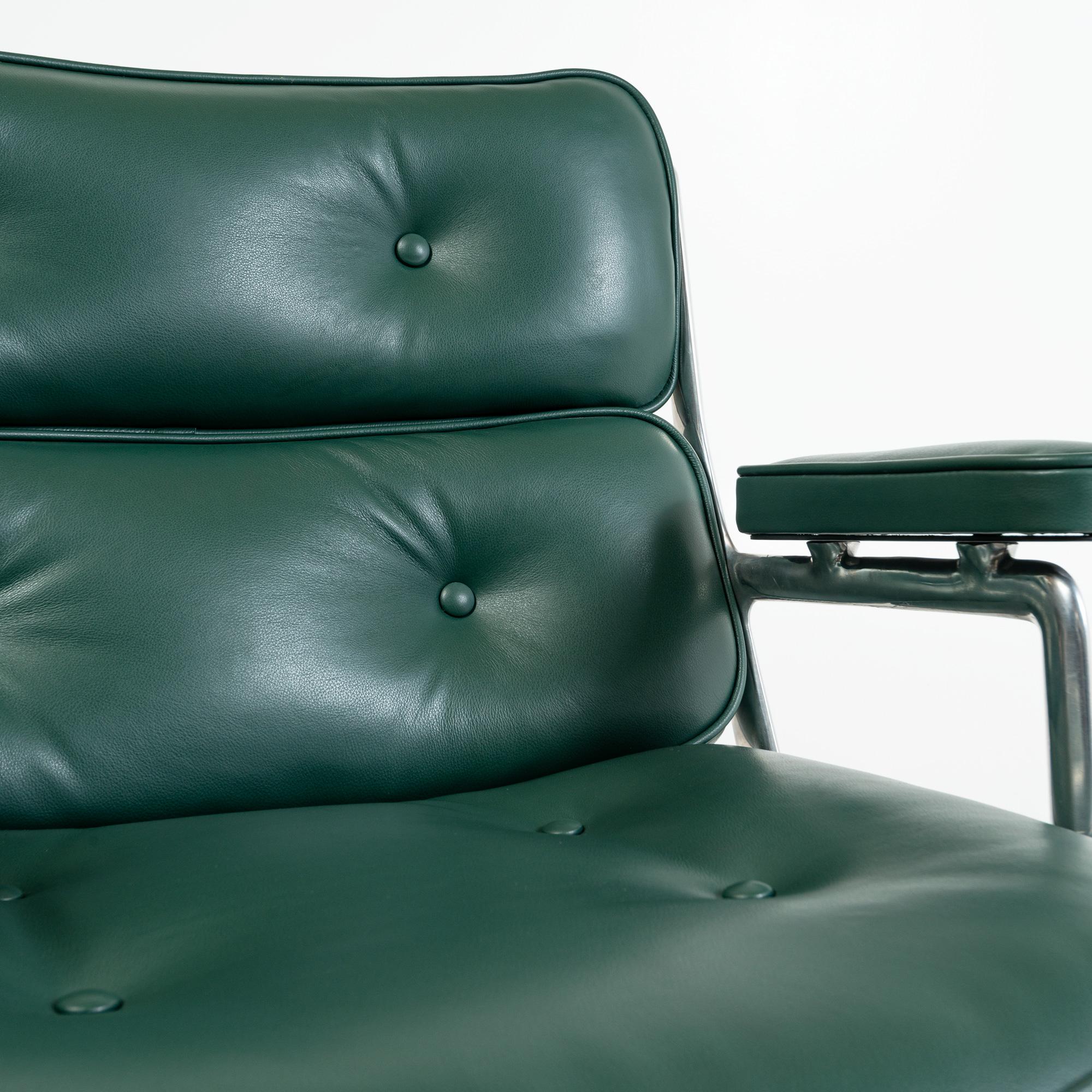 American Eames Time Life Lobby Lounge Chair ES105 in Forest Green Leather For Sale