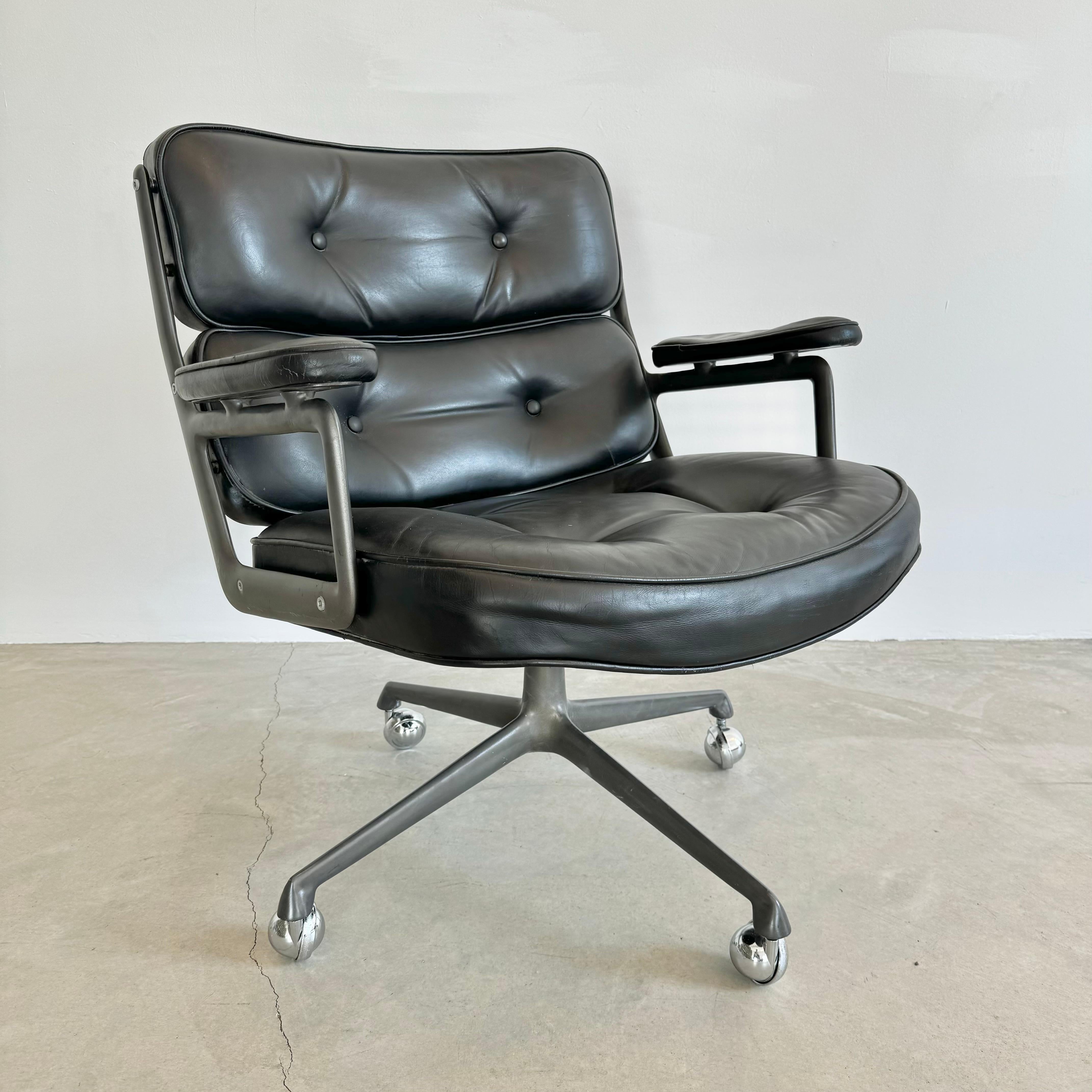 Eames Time Life Lobby Lounge Chair in Black Leather for Herman Miller, 1980s USA For Sale 3