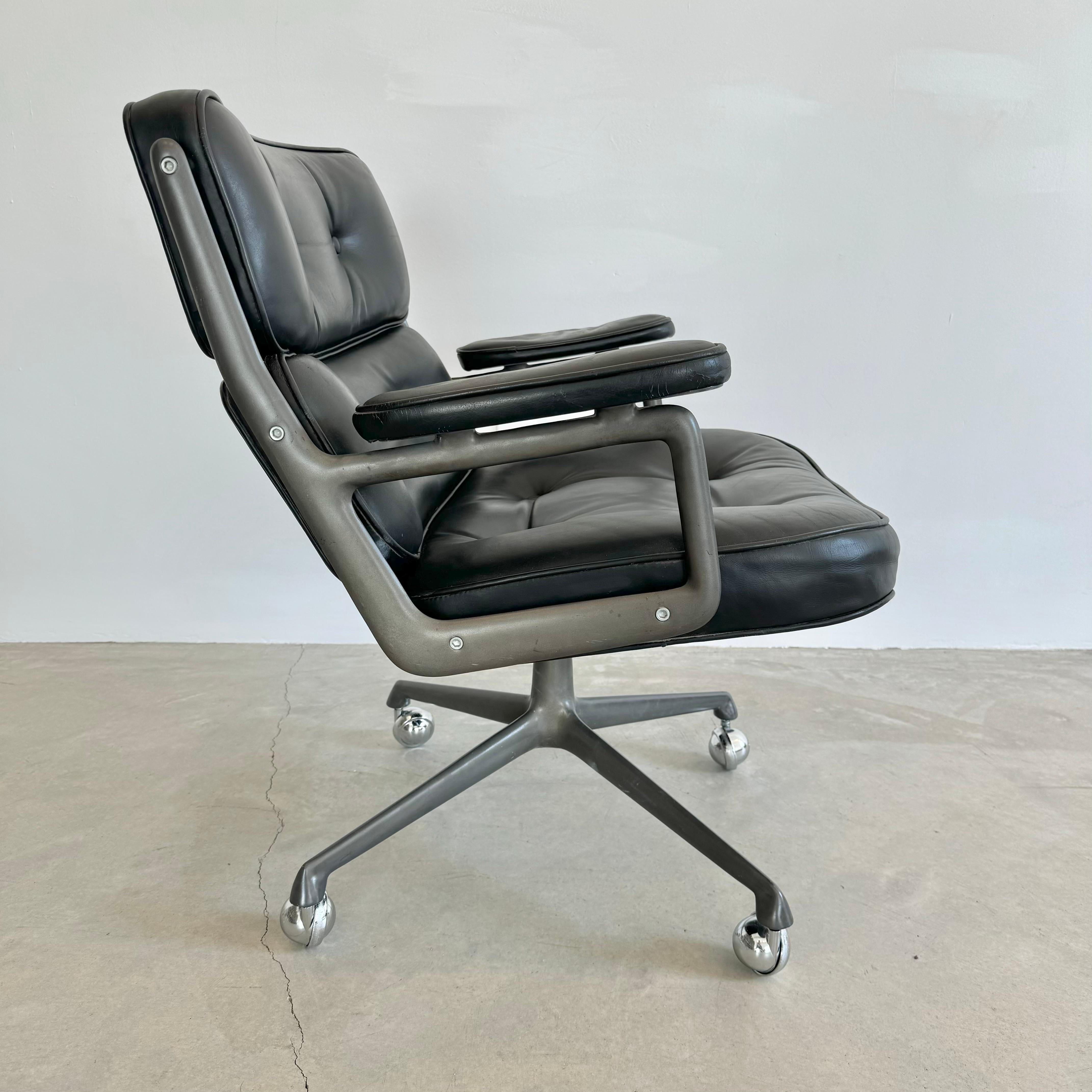Eames Time Life Lobby Lounge Chair in Black Leather for Herman Miller, 1980s USA For Sale 4