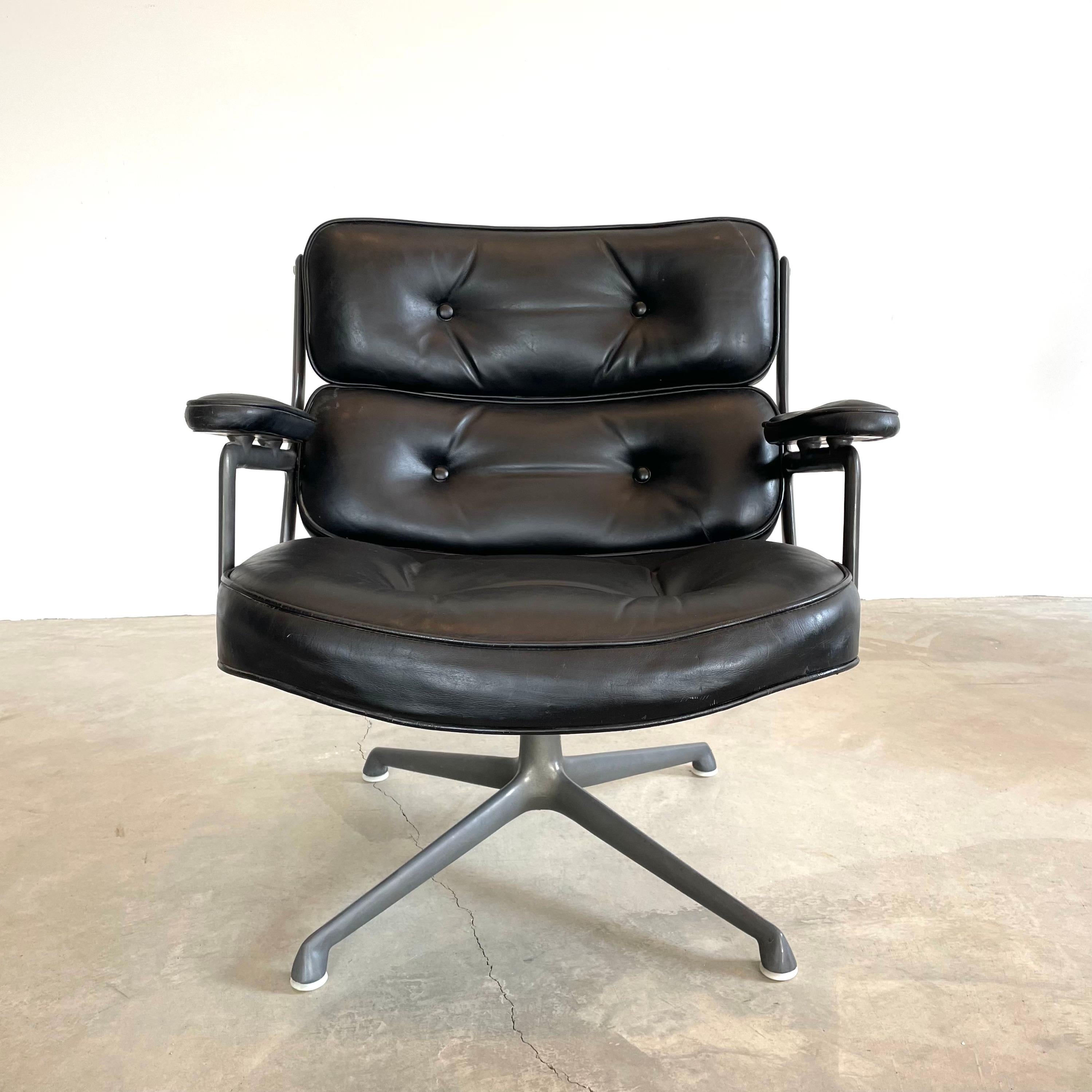Mid-Century Modern Eames Time Life Lobby Lounge Chair in Black Leather for Herman Miller, 1980s USA For Sale