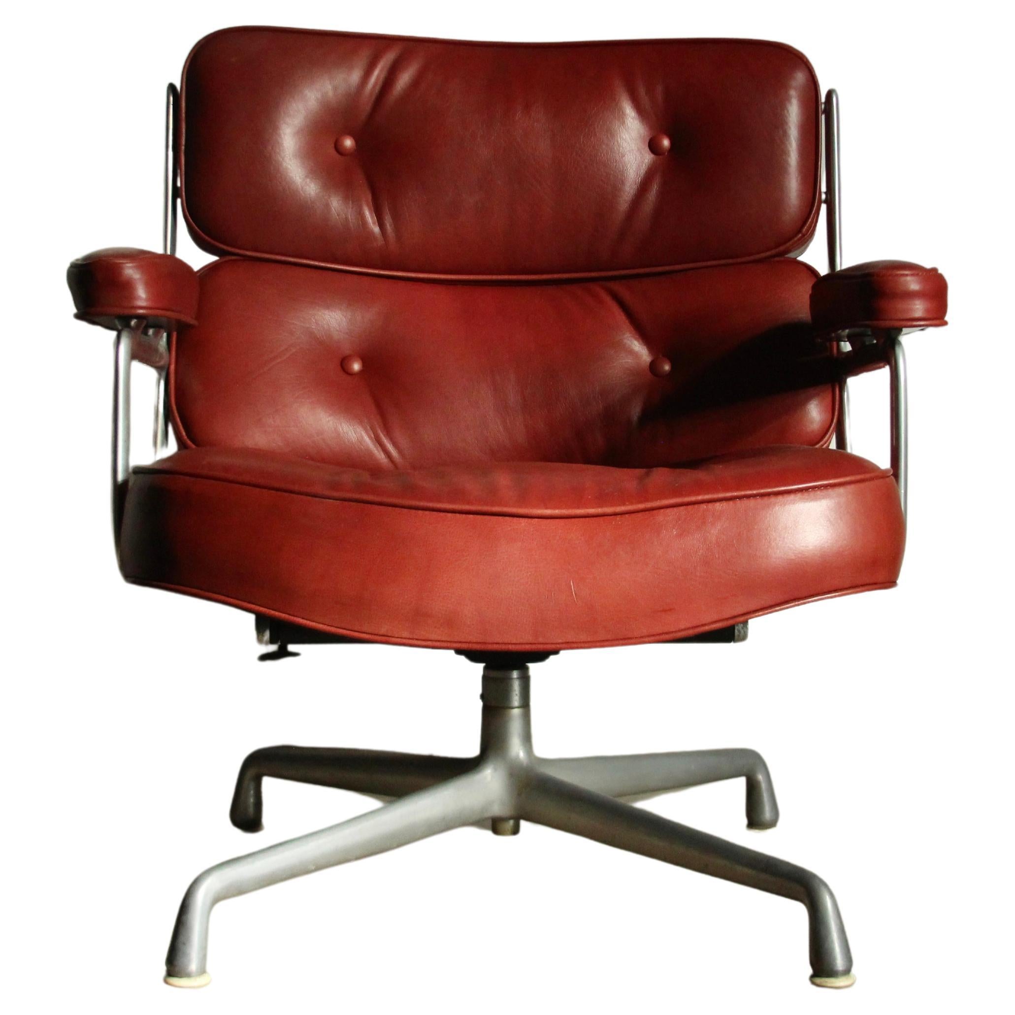 Eames Time Life Lobby Lounge Chair in Oxblood Calfskin Leather, 1960s For Sale