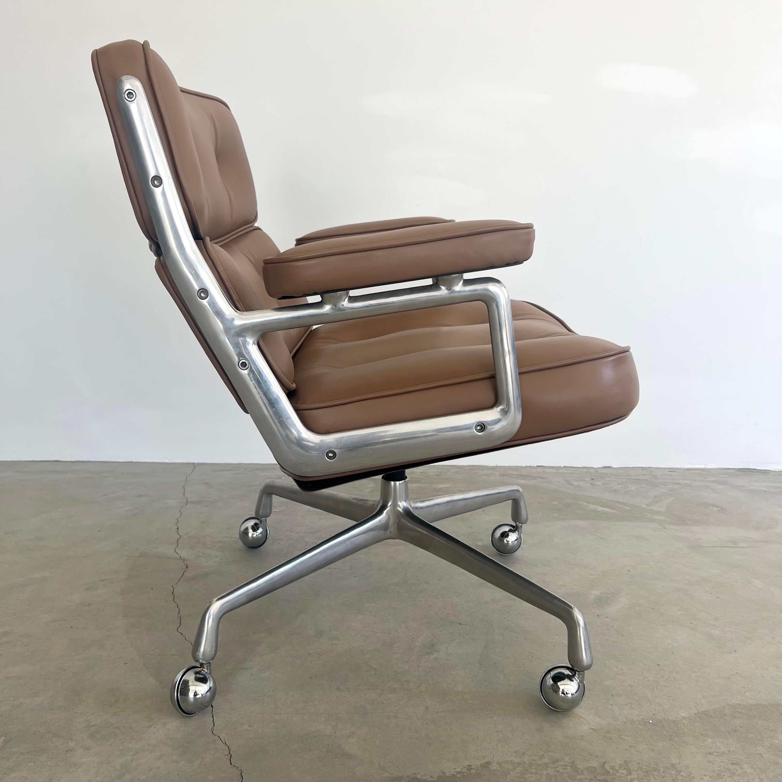 Mid-Century Modern Eames Time Life Lobby Lounge Chair in Tan Leather for Herman Miller, 1980s USA