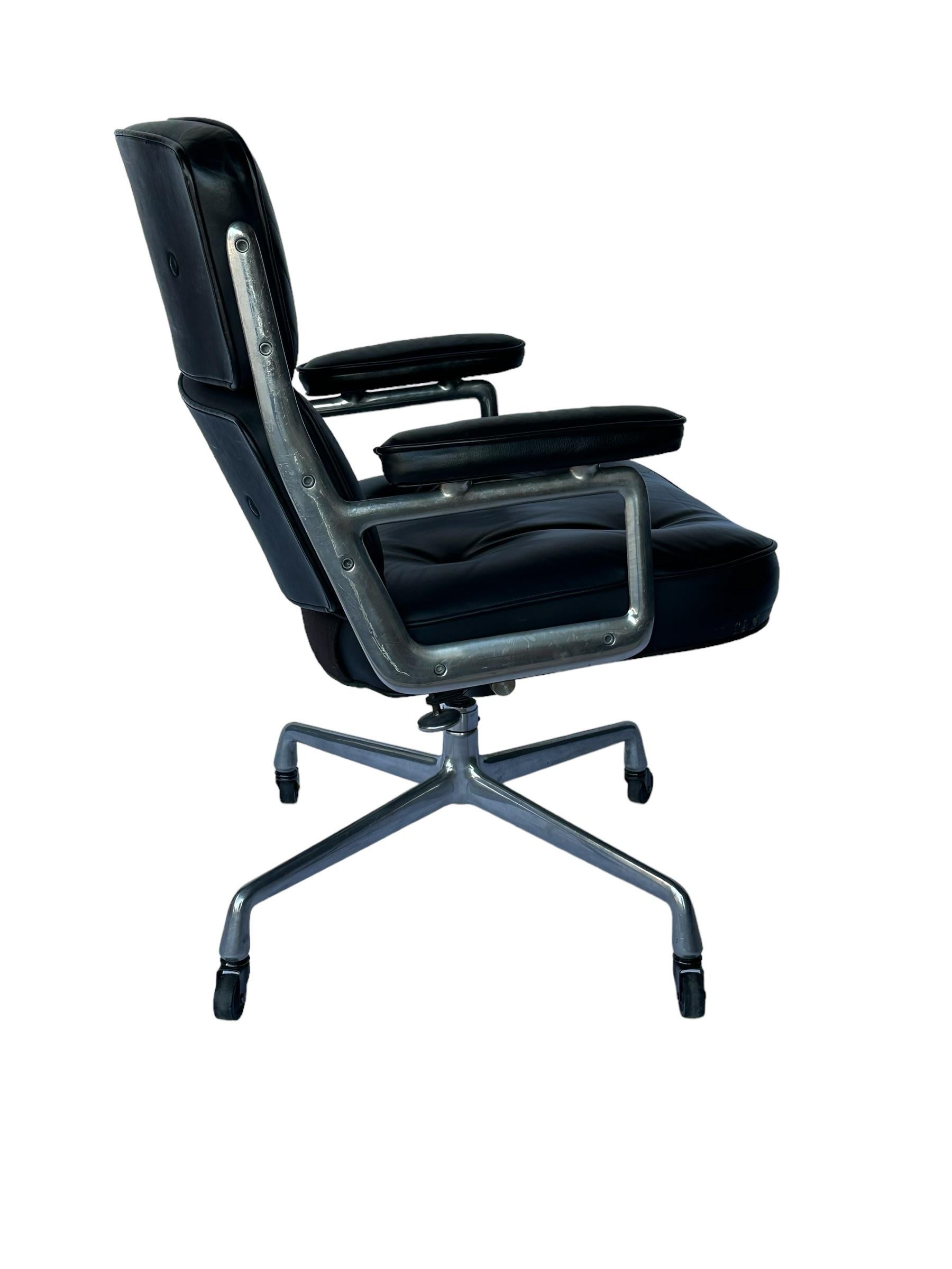 American Eames Time Life Office Desk Chair in Black Leather For Sale