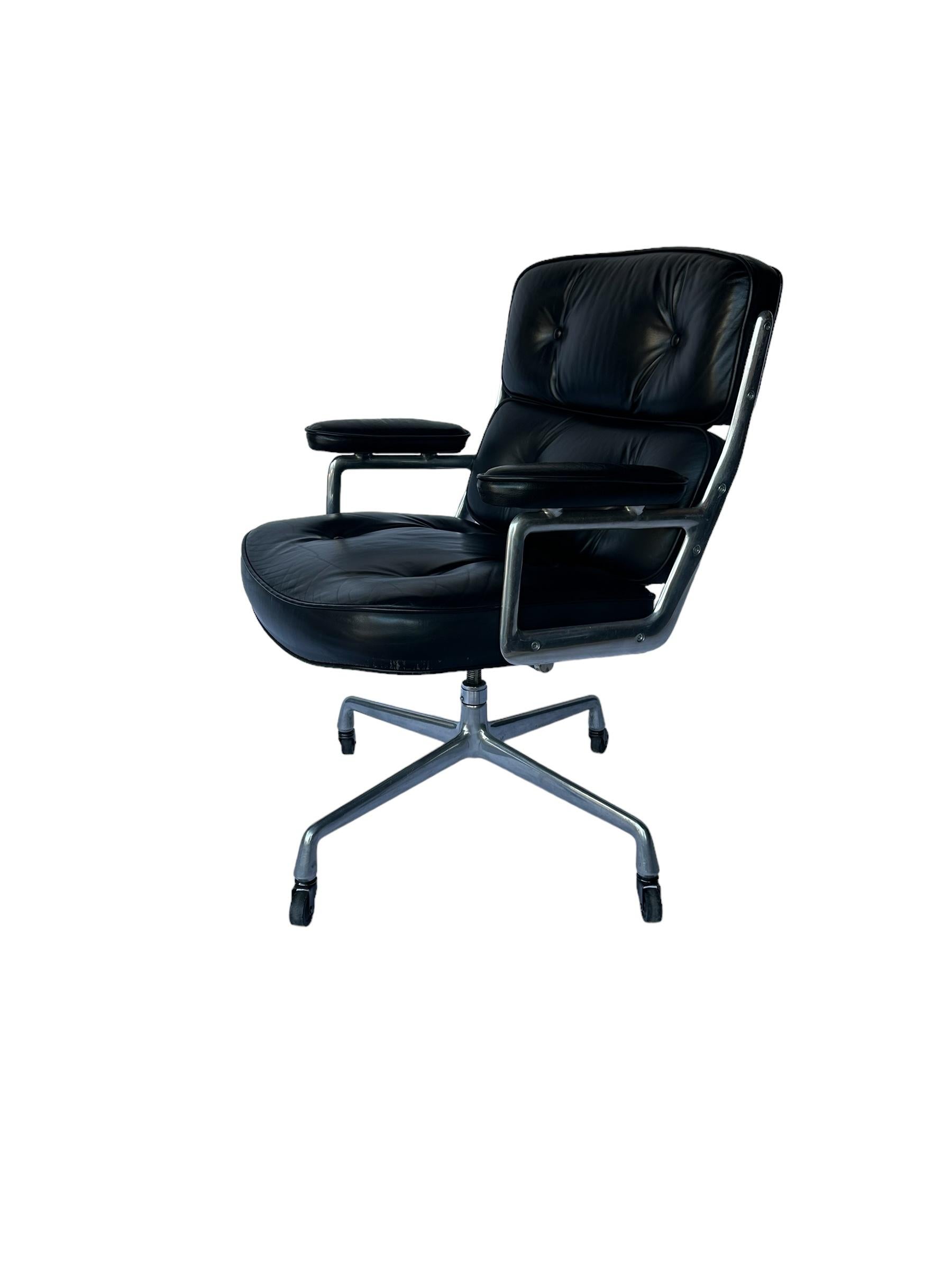Late 20th Century Eames Time Life Office Desk Chair in Black Leather For Sale