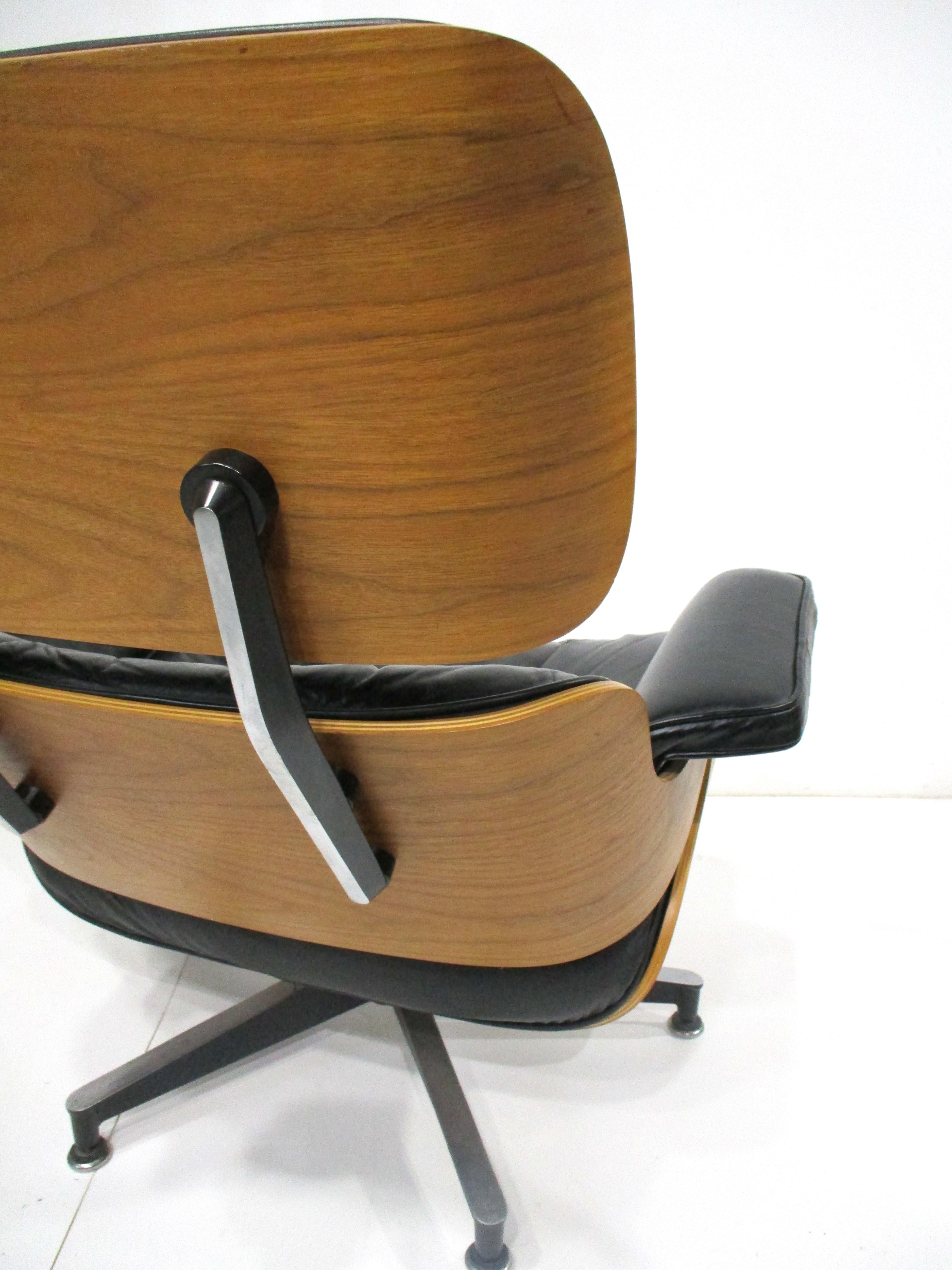 Chaise longue Eames 670 avec pouf Herman Miller en vente 1