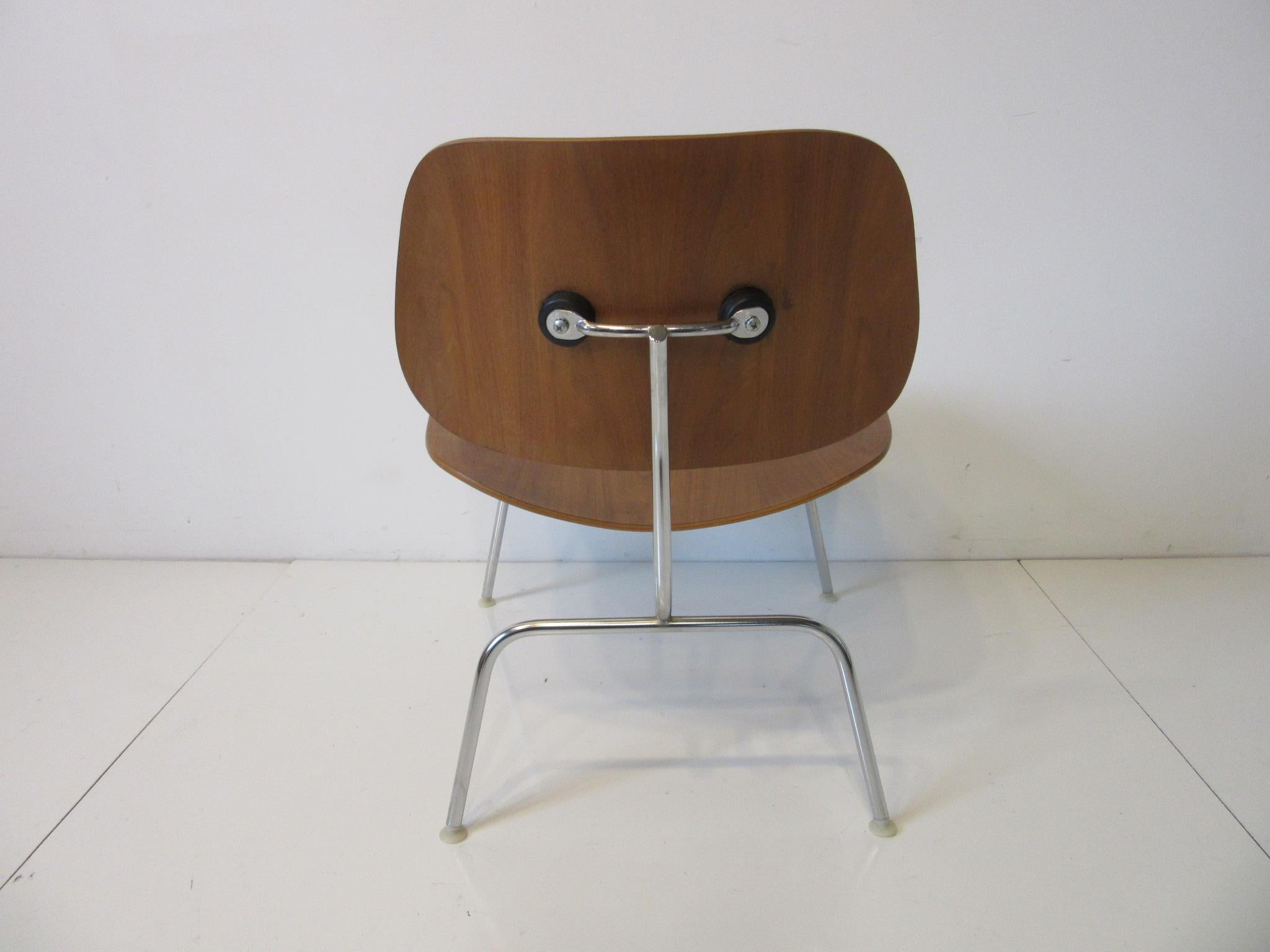 American Eames Walnut LCM Lounge Chair with Chrome Frame for Herman Miller 'A'