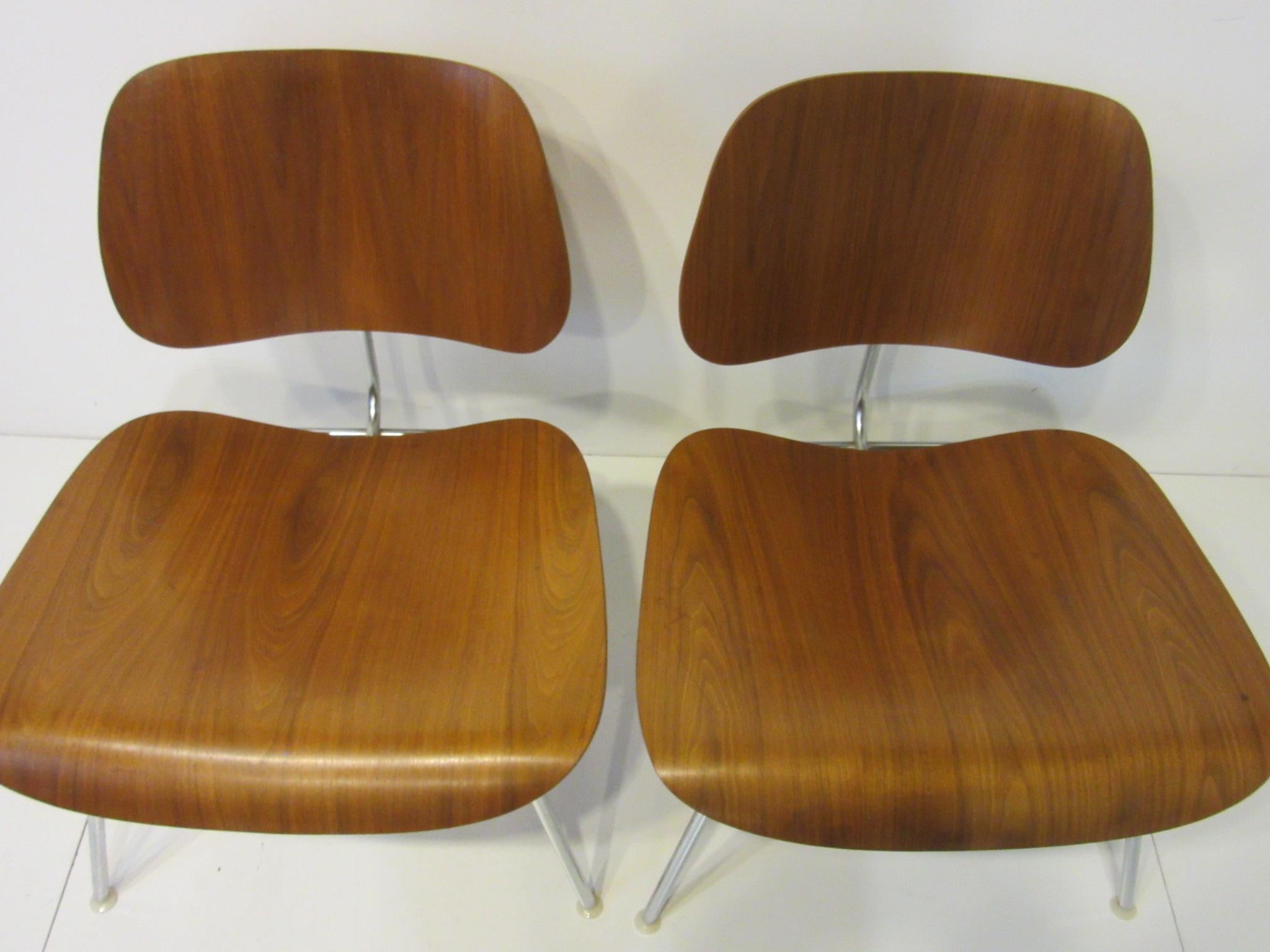 Eames Walnut LCM Lounge Chairs for Herman Miller In Good Condition In Cincinnati, OH