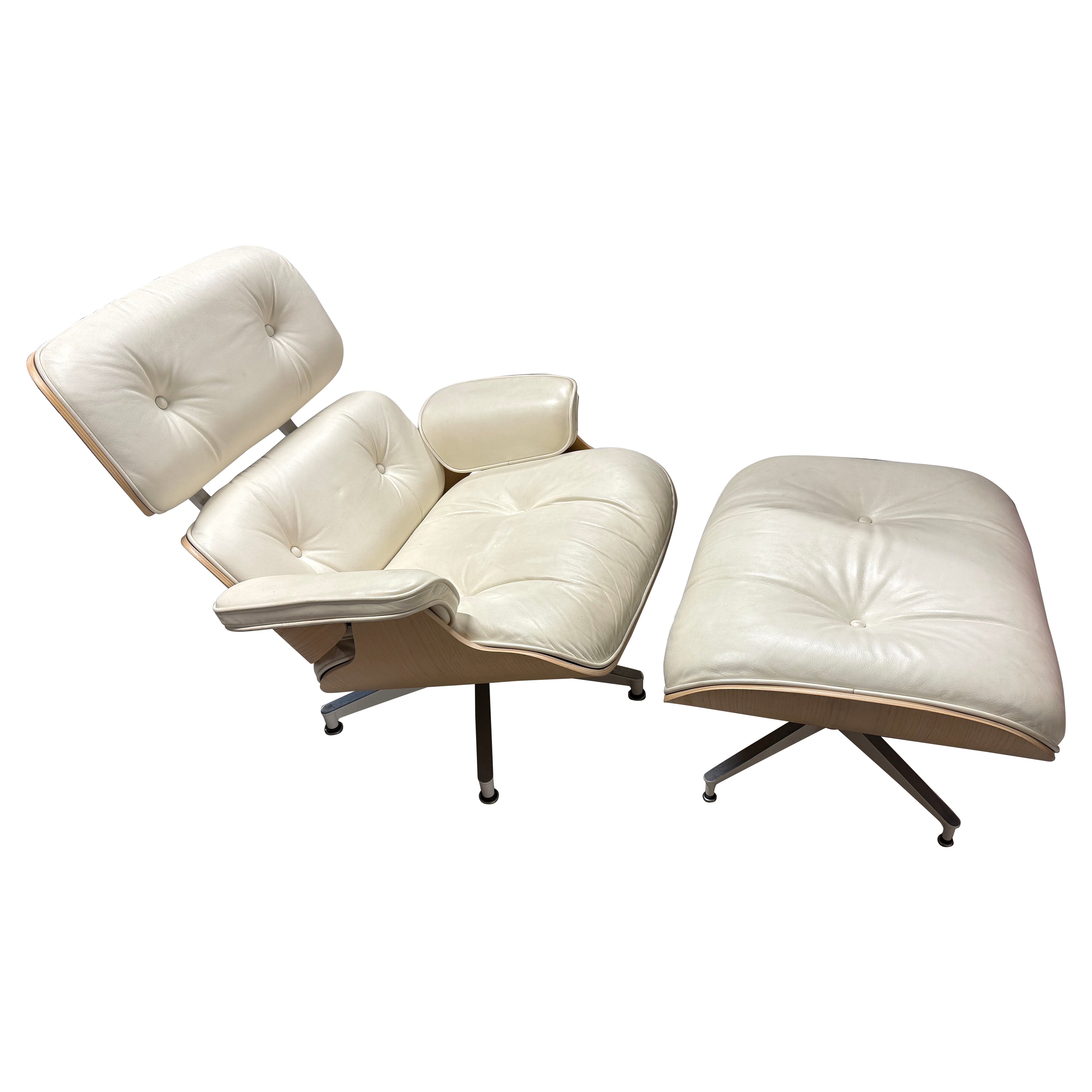 Eames White leather white Ash Lounge chair by Herman Miller 2014 Clean For Sale