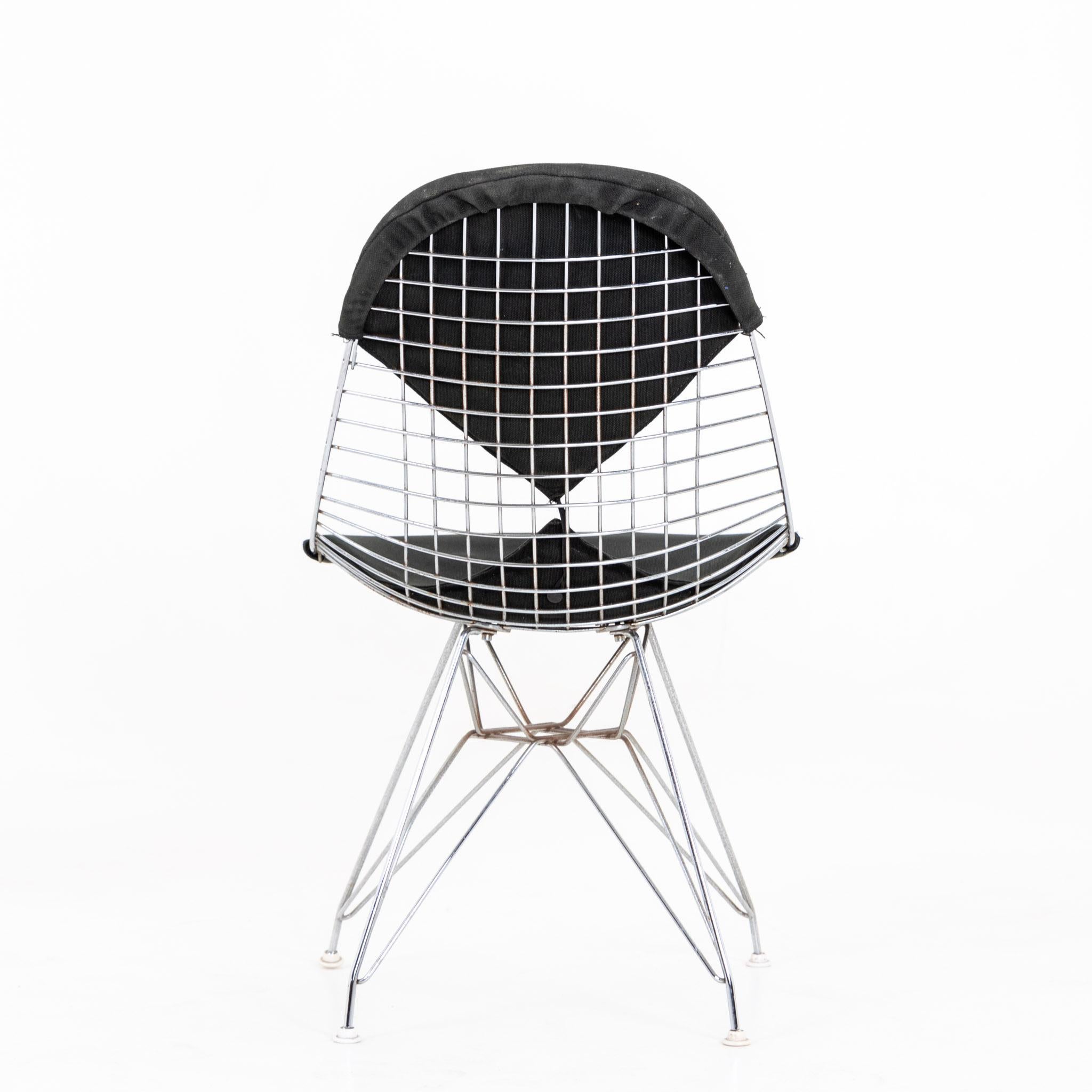 Eames Wire Bikini Chair DKR-2 with Black Cover, Design 1951 For Sale 4