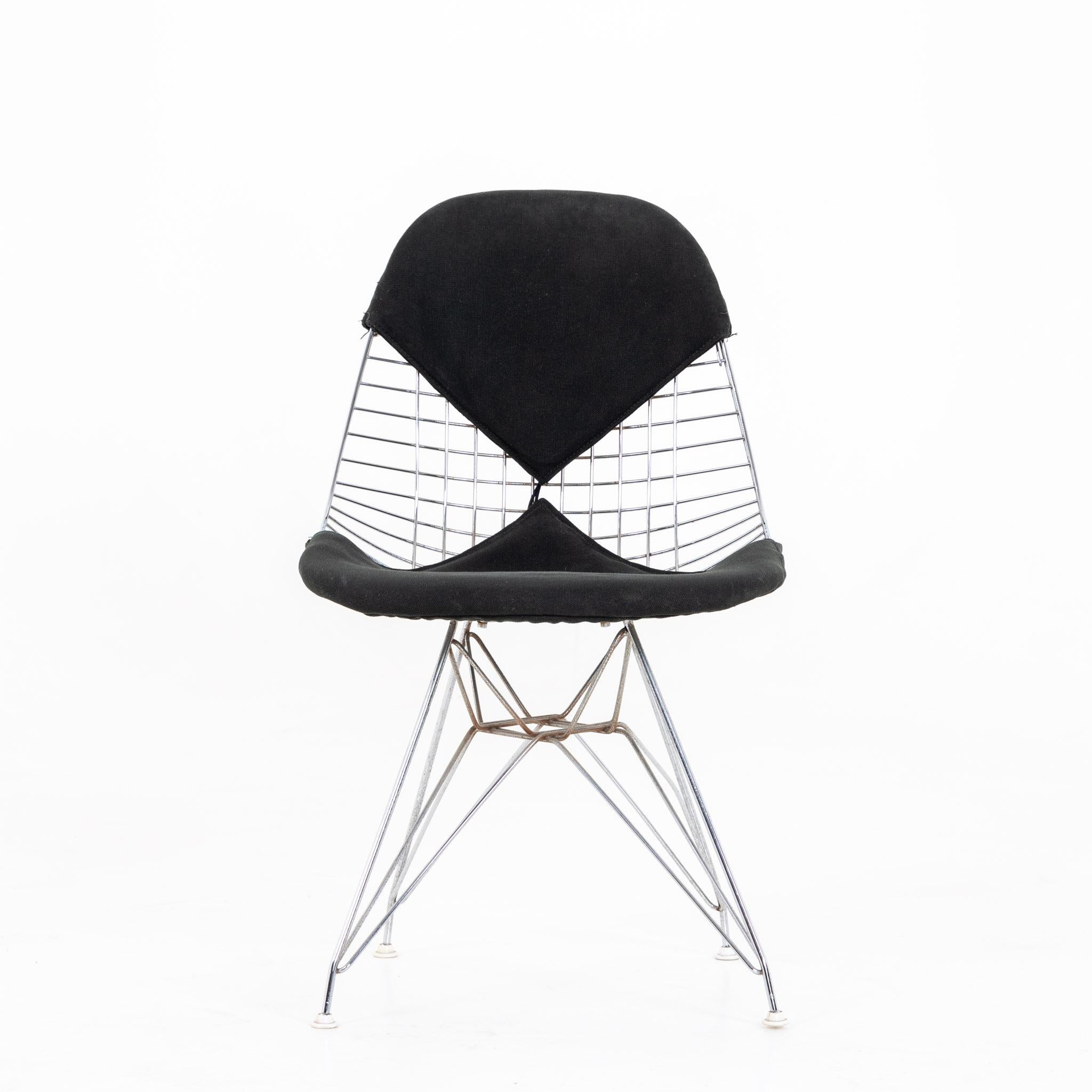 Metal Eames Wire Bikini Chair DKR-2 with Black Cover, Design 1951 For Sale