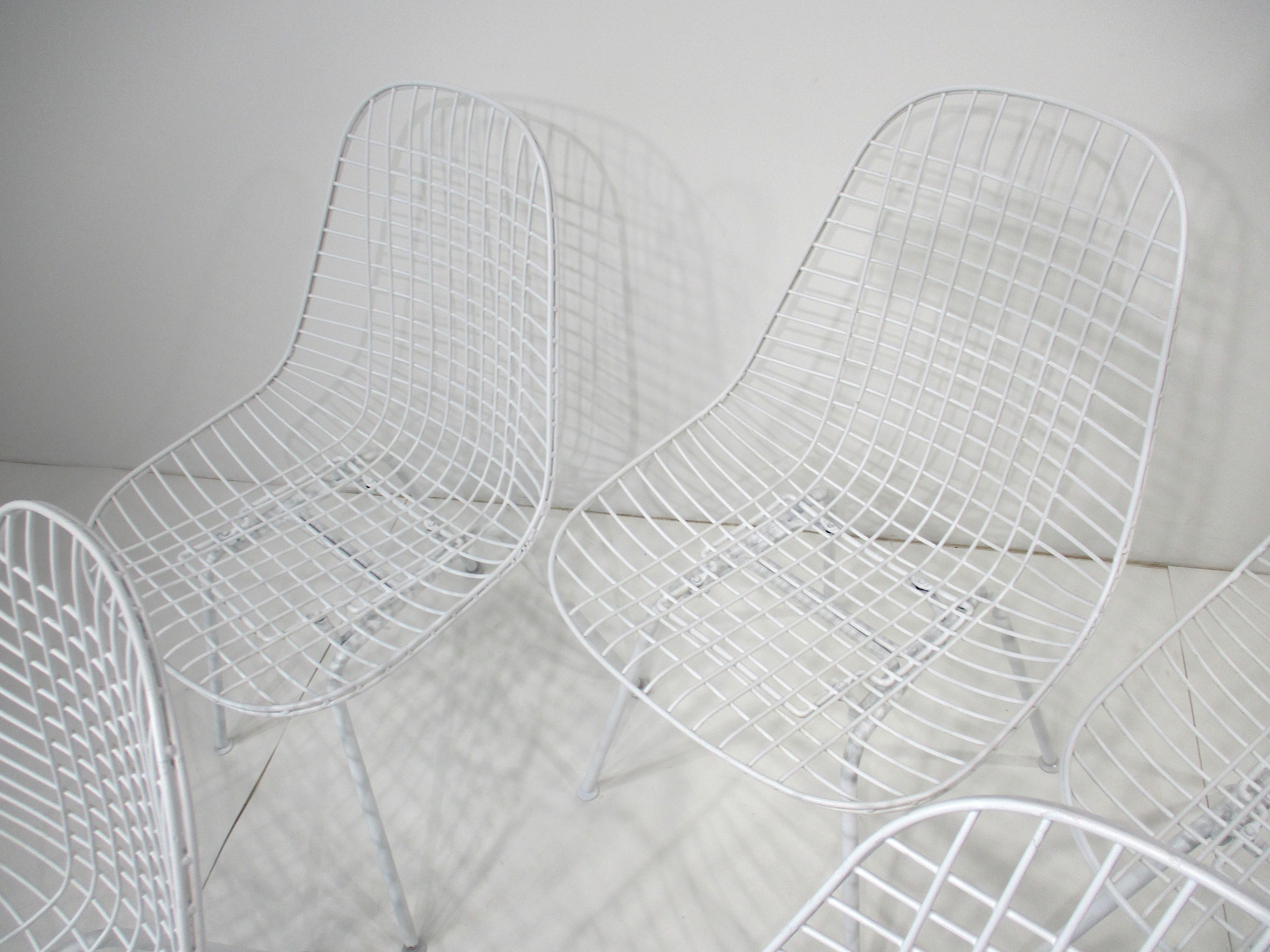Sedie da pranzo Wire Scoop di Eames per Herman Miller in vendita 3