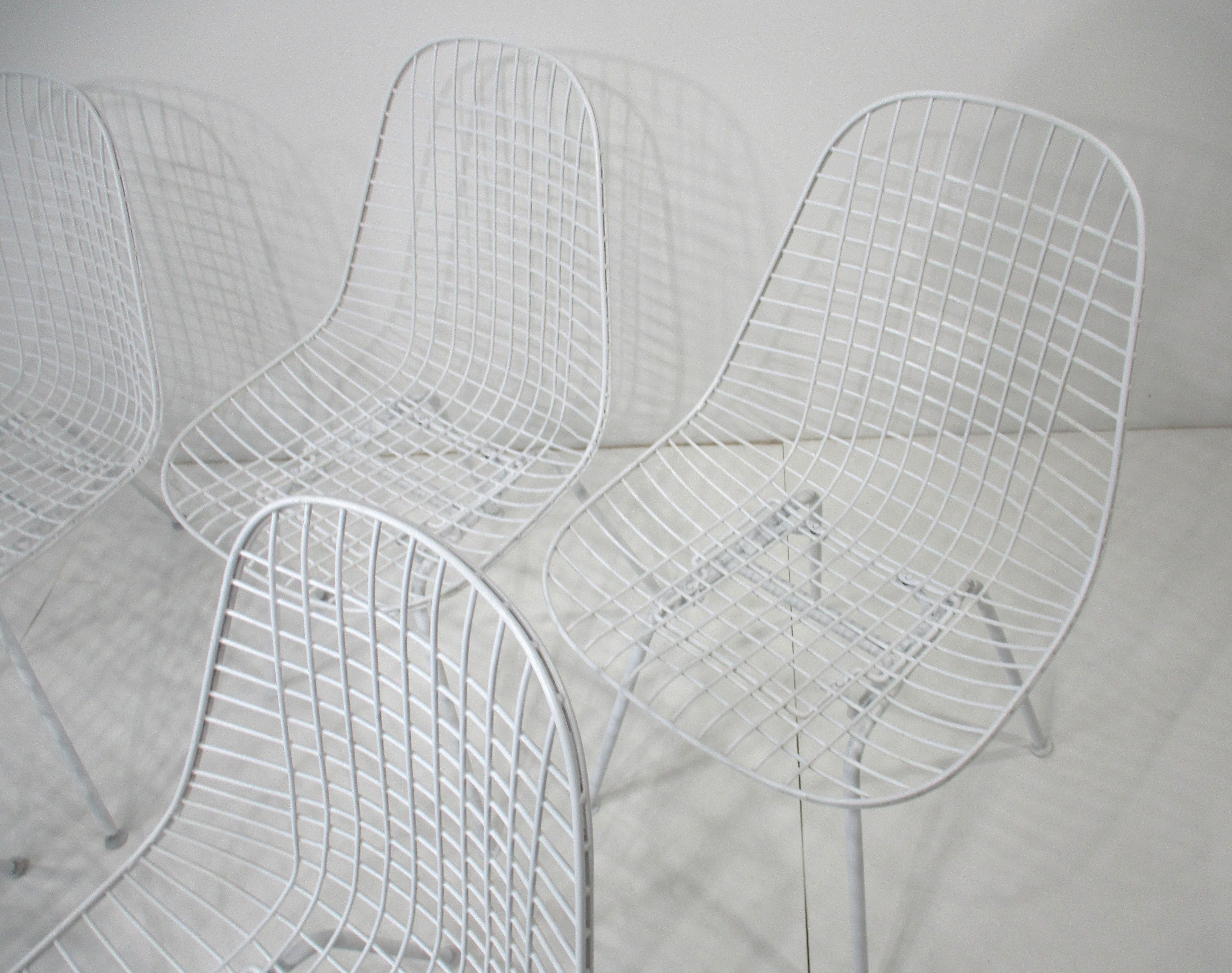 Sedie da pranzo Wire Scoop di Eames per Herman Miller in vendita 4