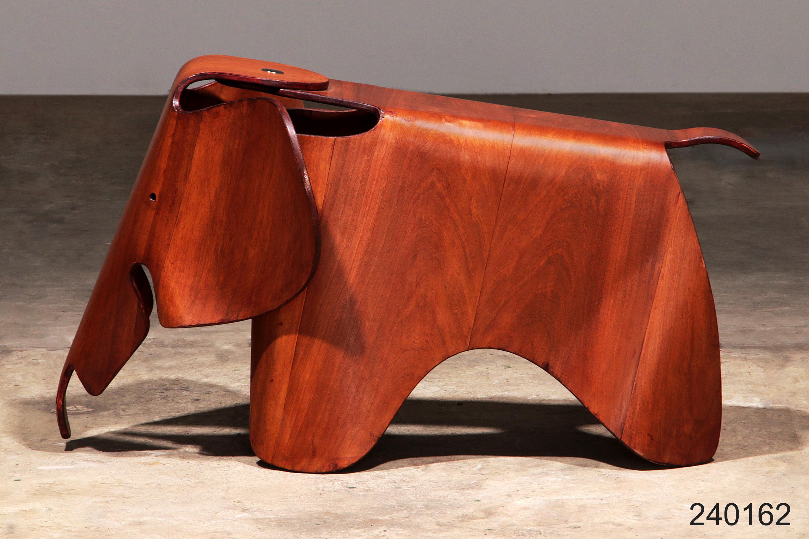 Tabouret éléphant Eames Vitra, design emblématique 7