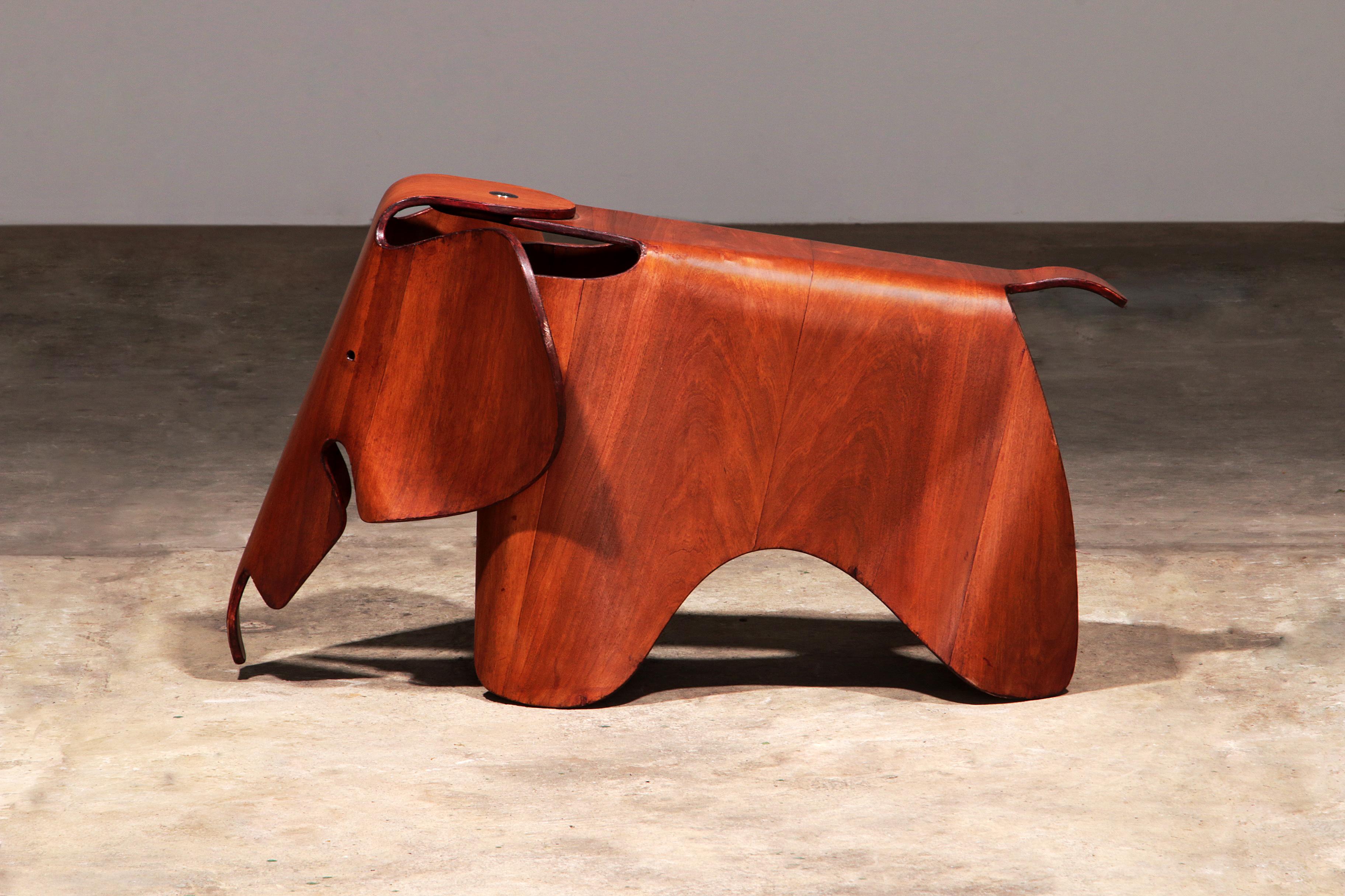 Moderne Tabouret éléphant Eames Vitra, design emblématique