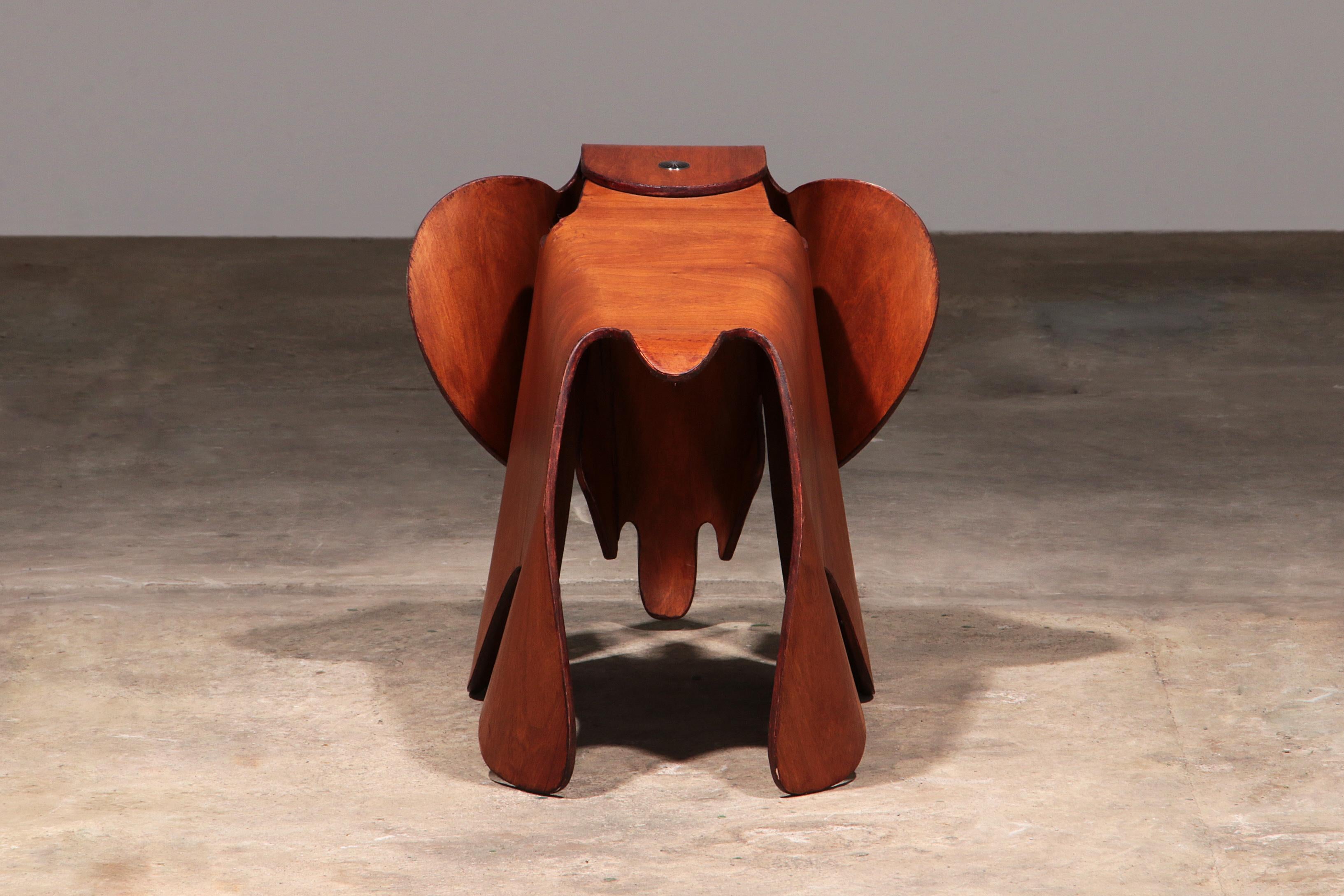 Américain Tabouret éléphant Eames Vitra, design emblématique