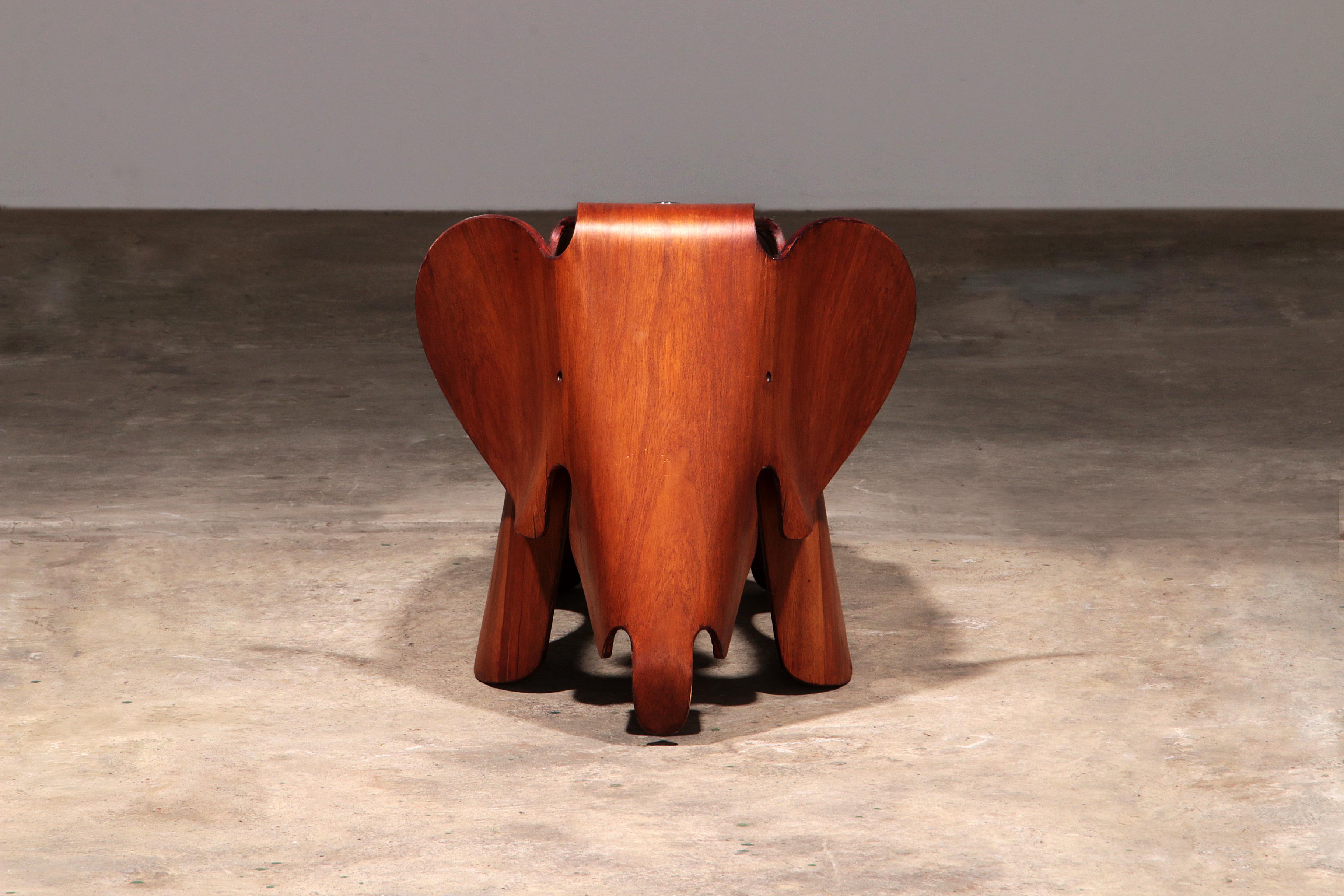 XXIe siècle et contemporain Tabouret éléphant Eames Vitra, design emblématique