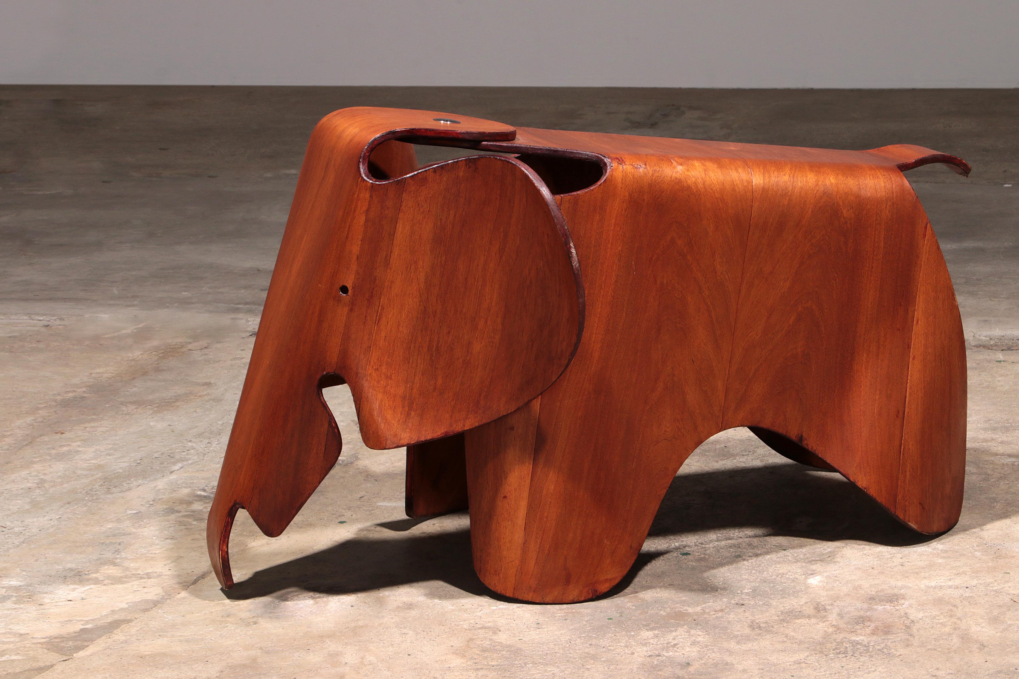 Tabouret éléphant Eames Vitra, design emblématique 2