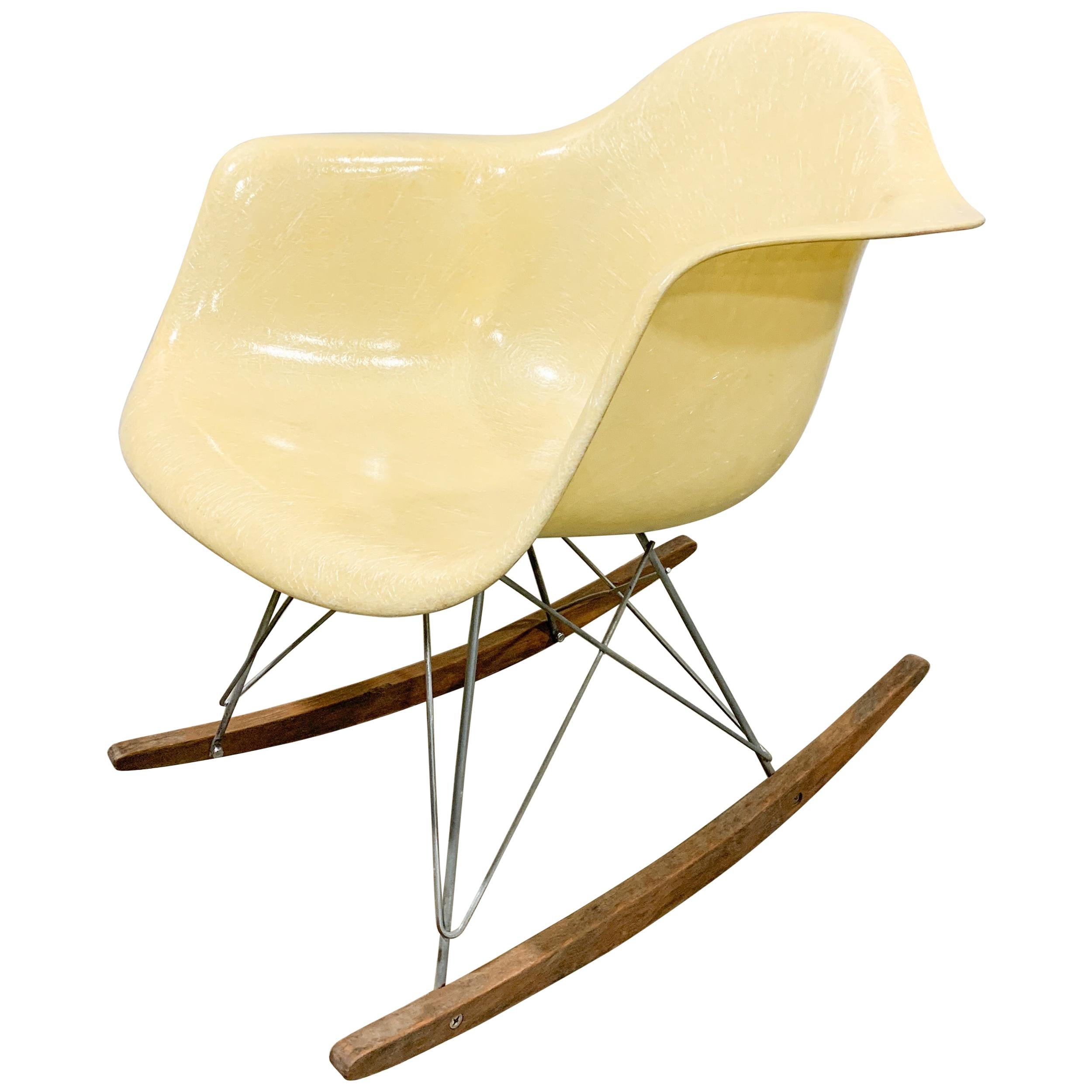 Eames Zenith RAR Rocking Chair with Rope Edge For Sale