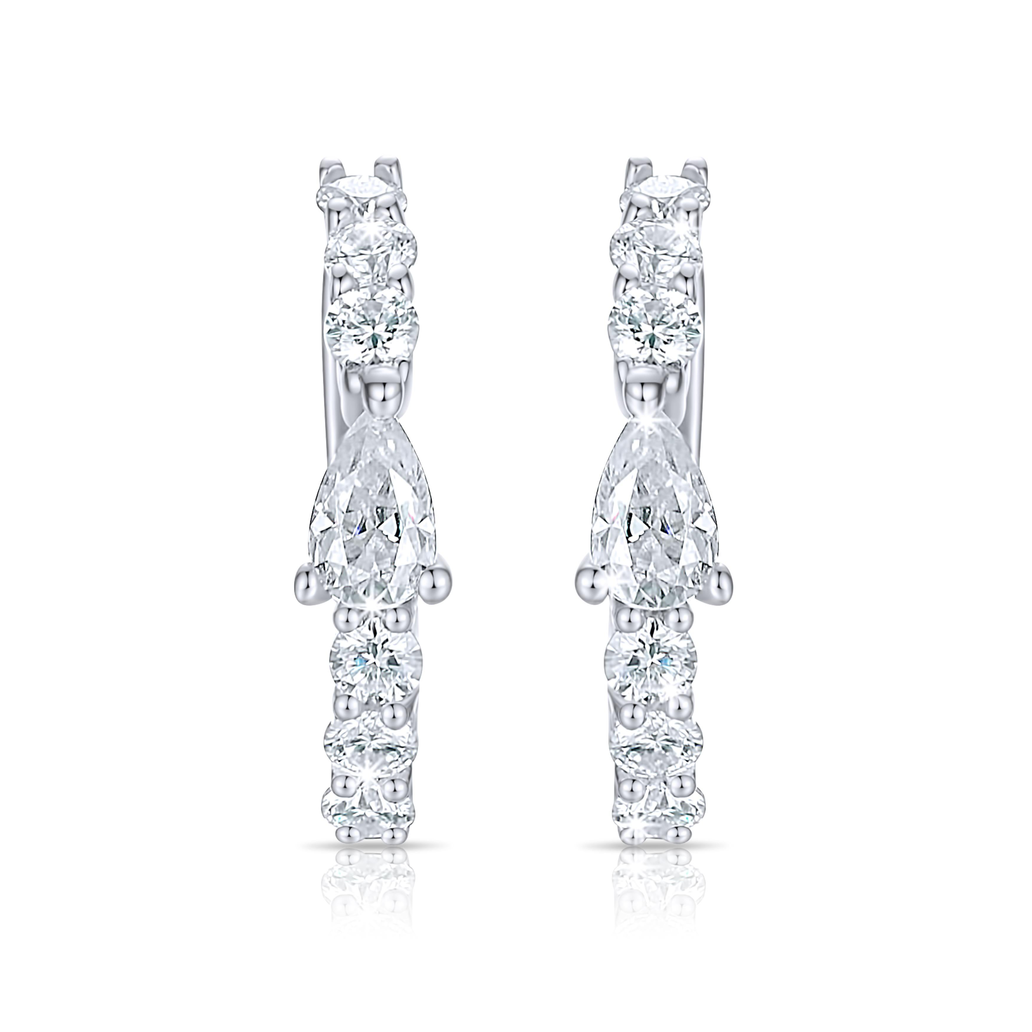 Ear Pear Shape 14K White Gold Cuff Earrings In New Condition For Sale In Los Angeles, CA