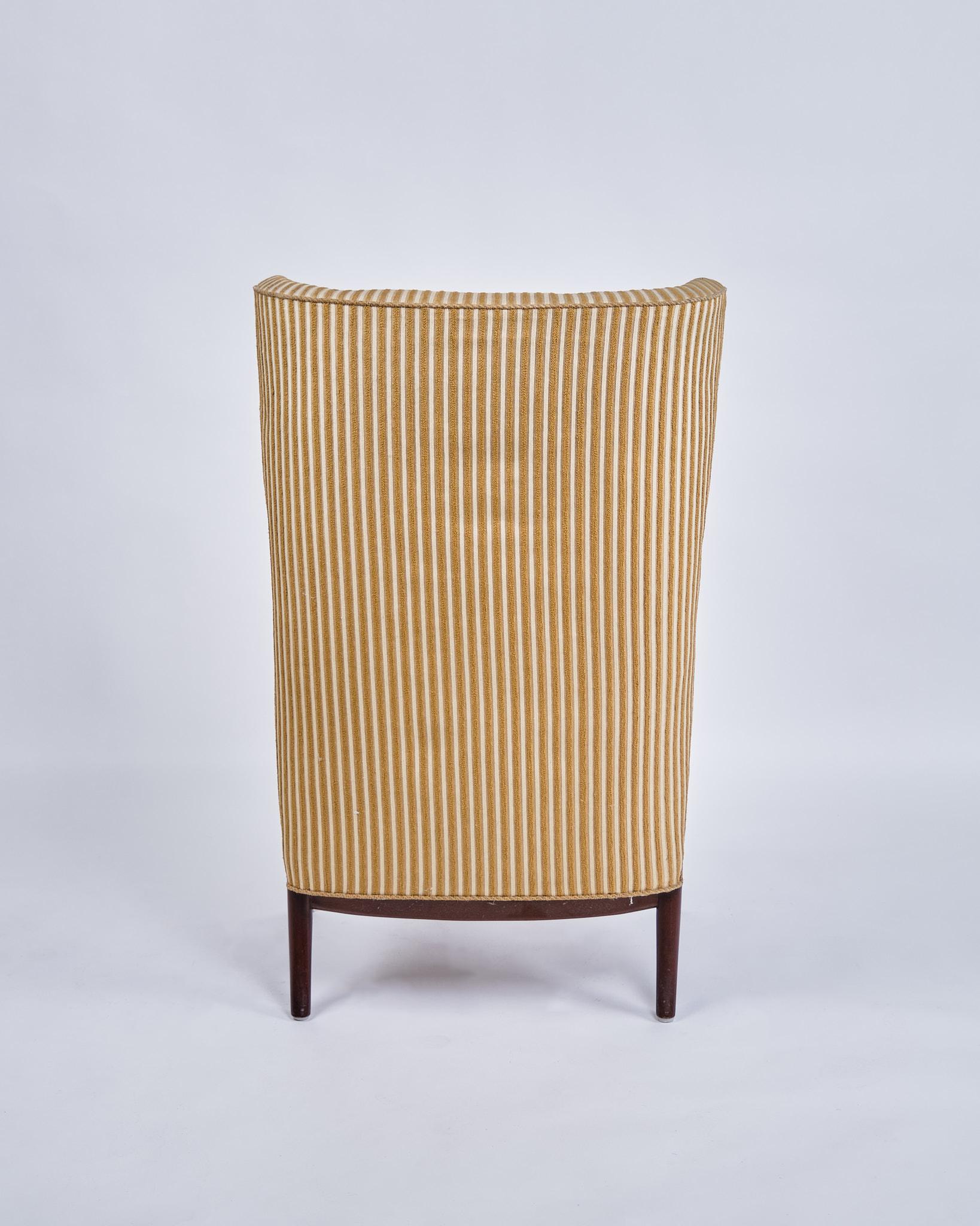 Silla con orejeras de palisandro y tela a rayas de los años 30 en venta 2