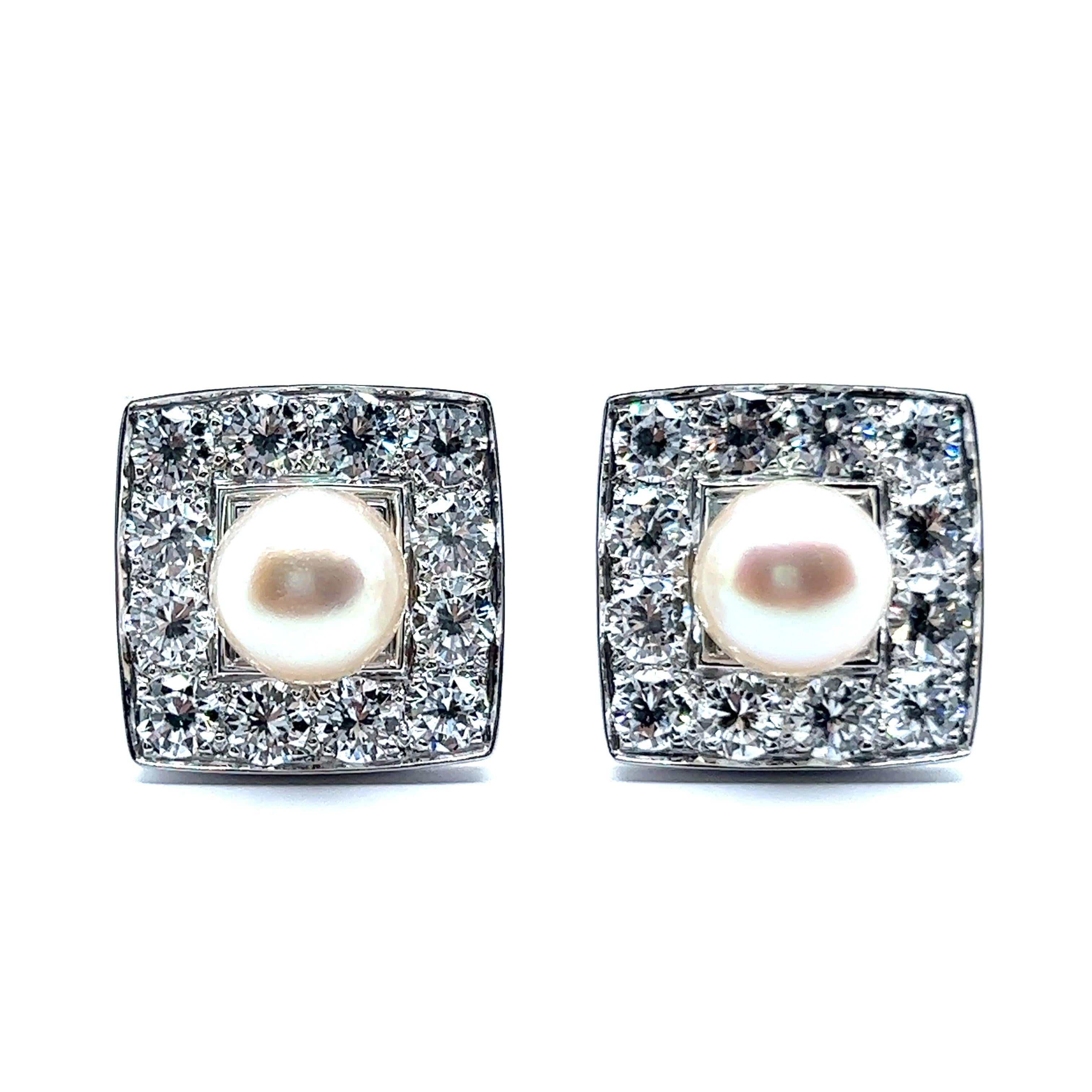 Ohrclips aus 18 Karat Weißgold mit Diamanten und Perlen im Zustand „Hervorragend“ im Angebot in Lucerne, CH