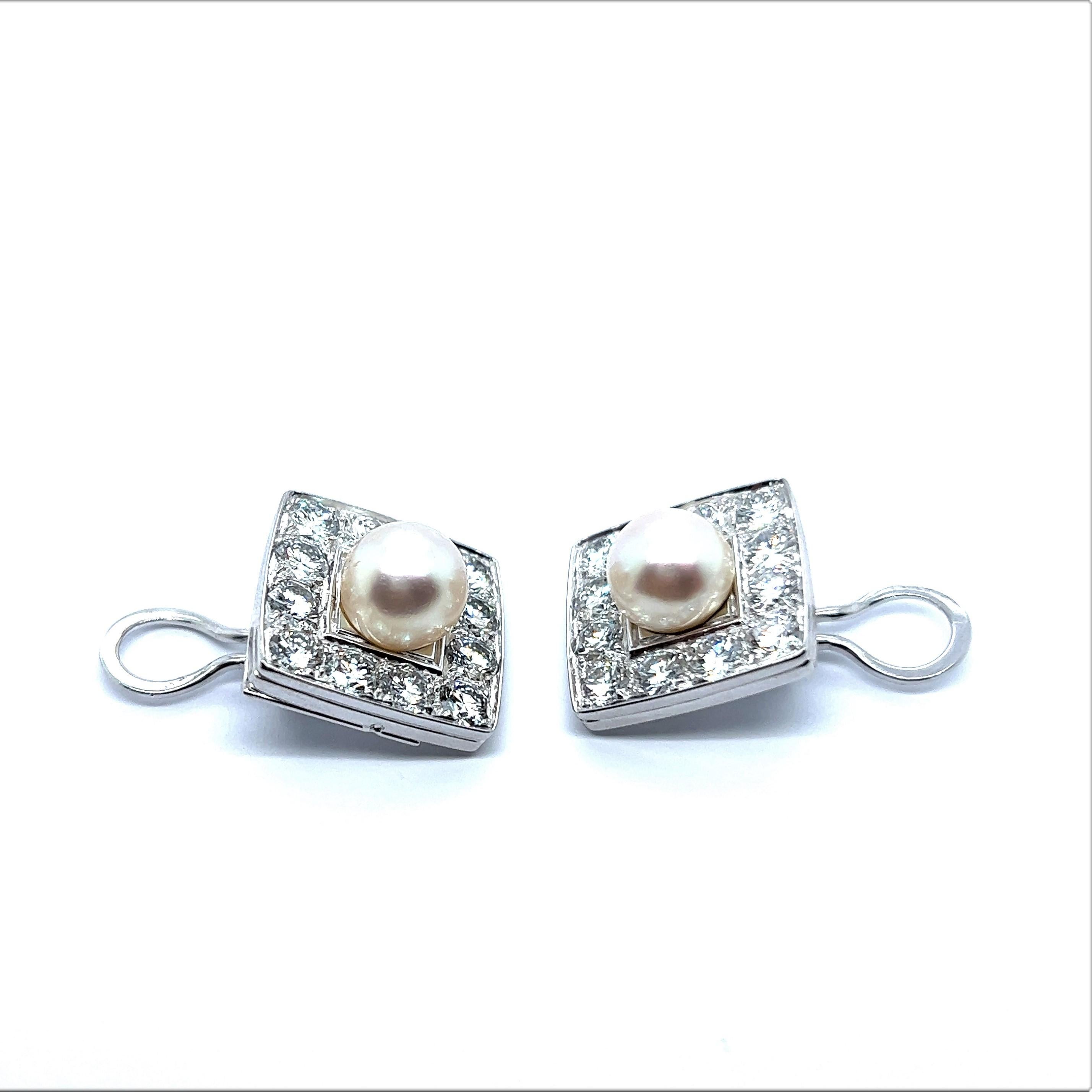 Earclips with Diamonds and Pearls in 18 Karat White Gold In Excellent Condition For Sale In Lucerne, CH