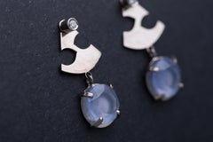 Earings 1 Chalcedony 1 Diamond White Shape Infinity Gold 18 Karat