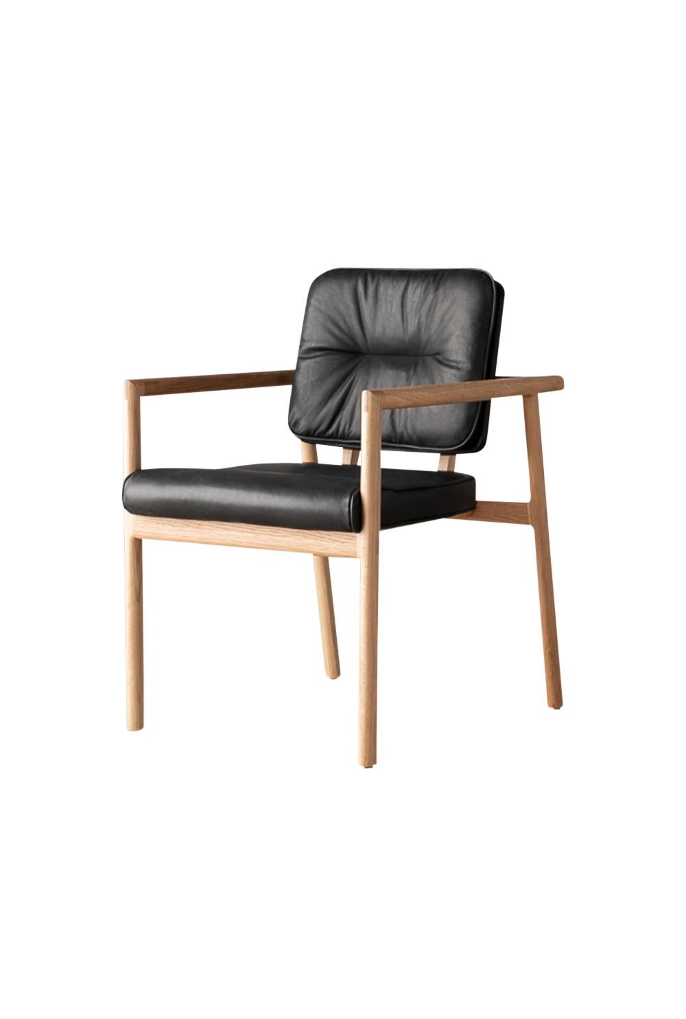 Earl chaise capitaine Moresby en chêne blanc et cuir noir, fabriquée à la main en vente 2