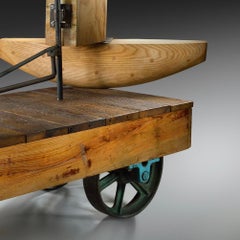 GRIST Einzigartige Skulptur aus gefertigtem Holz, Stahl, wiederverwerteten Rädern 2017 EARL JAMES