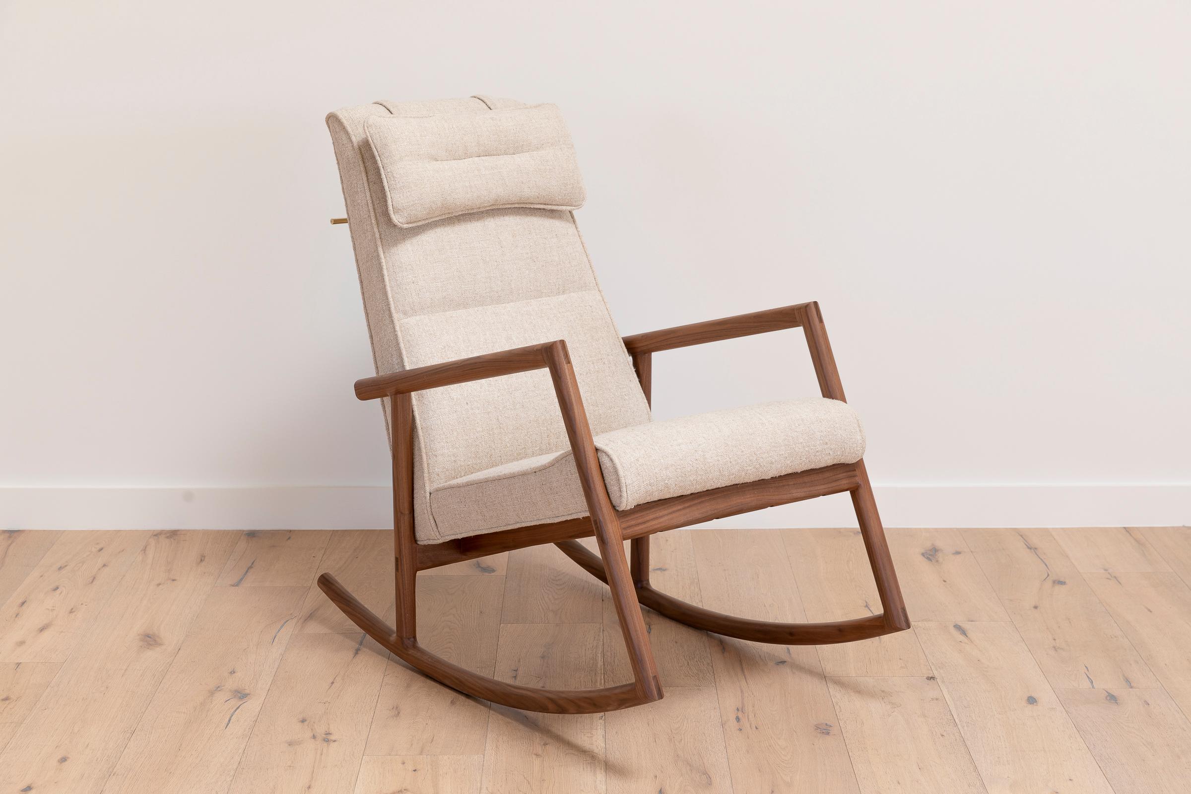 Leather Earl Walnut, Beige Textured Linen Moresby Rocking Chair For Sale