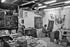 John Biggers in His Studio par Earlie Hudnall Jr, 1986, impression gélatine argentique